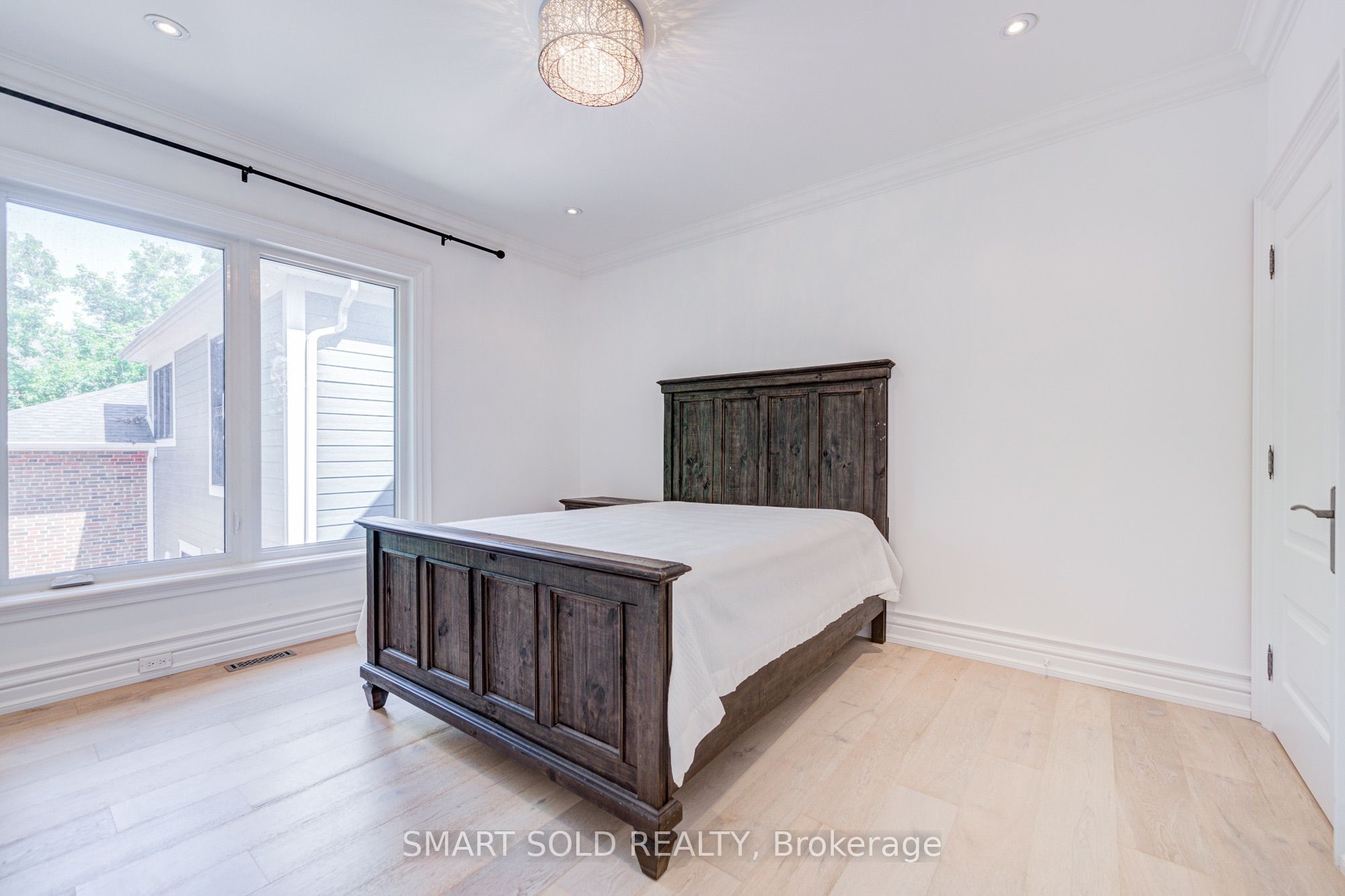 201 Burnhamthorpe Road Property Photo 31