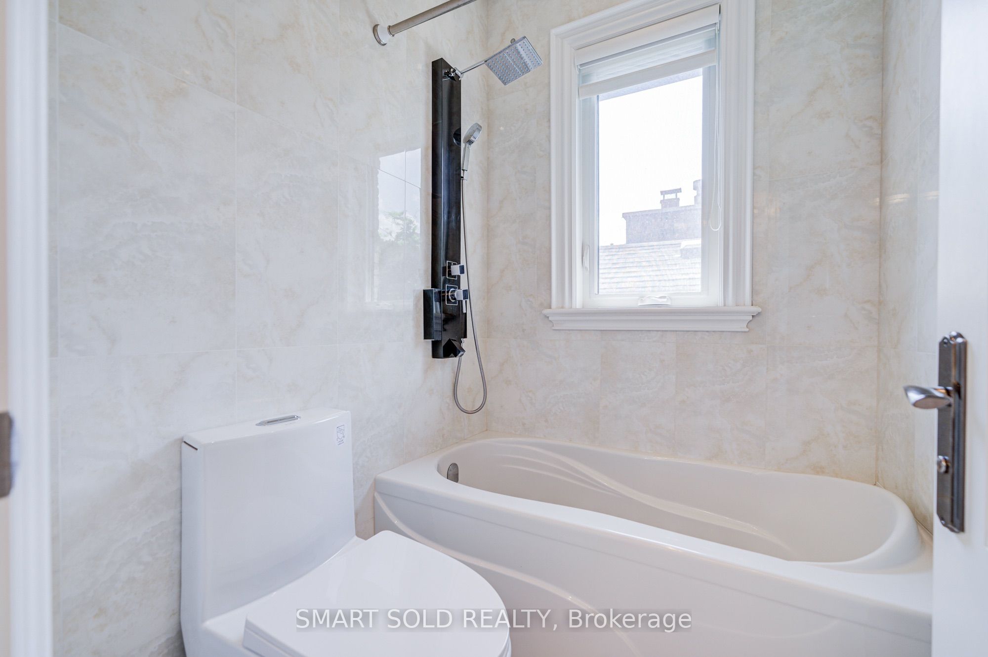 201 Burnhamthorpe Road Property Photo 39