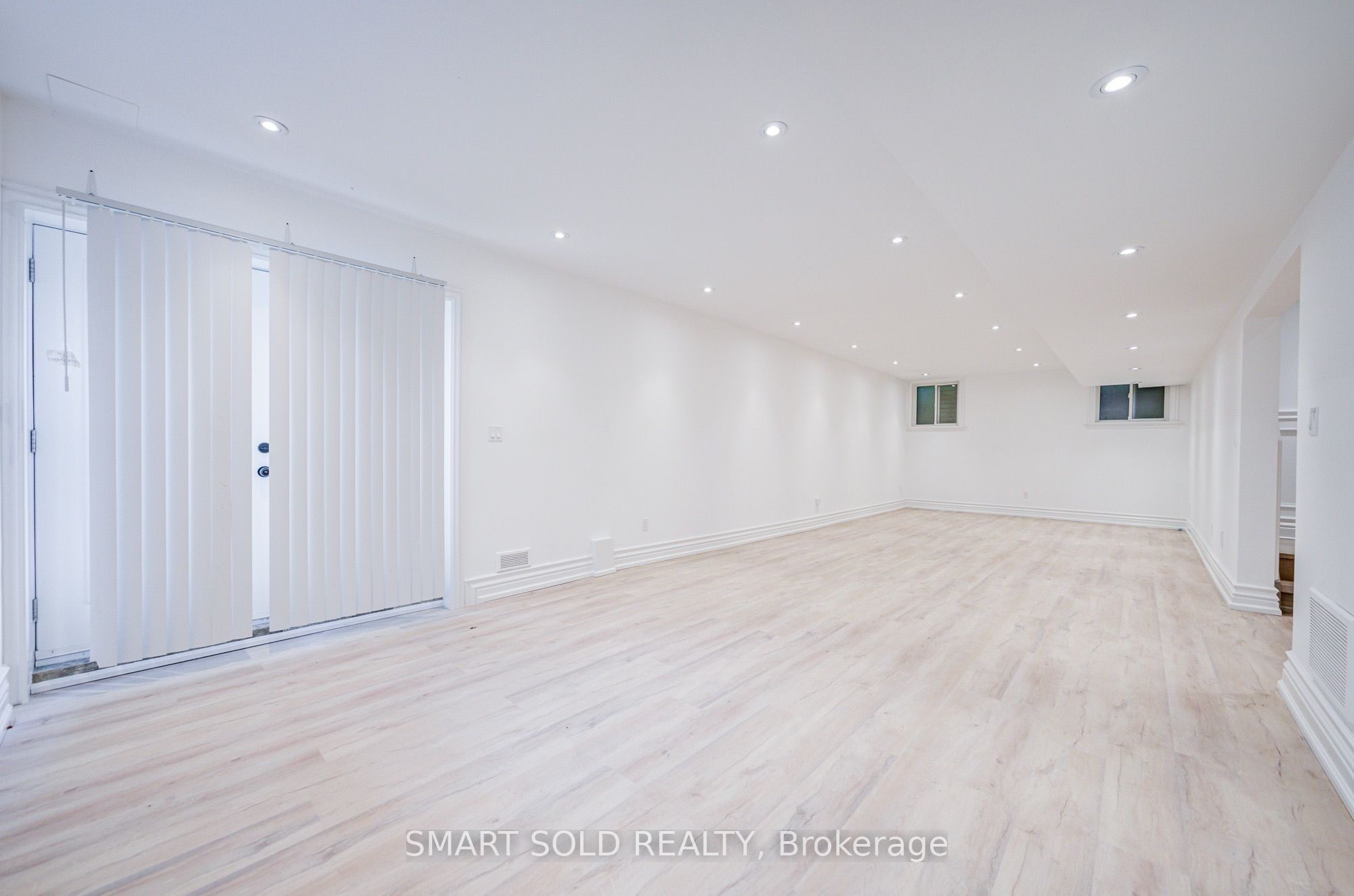 201 Burnhamthorpe Road Property Photo 45