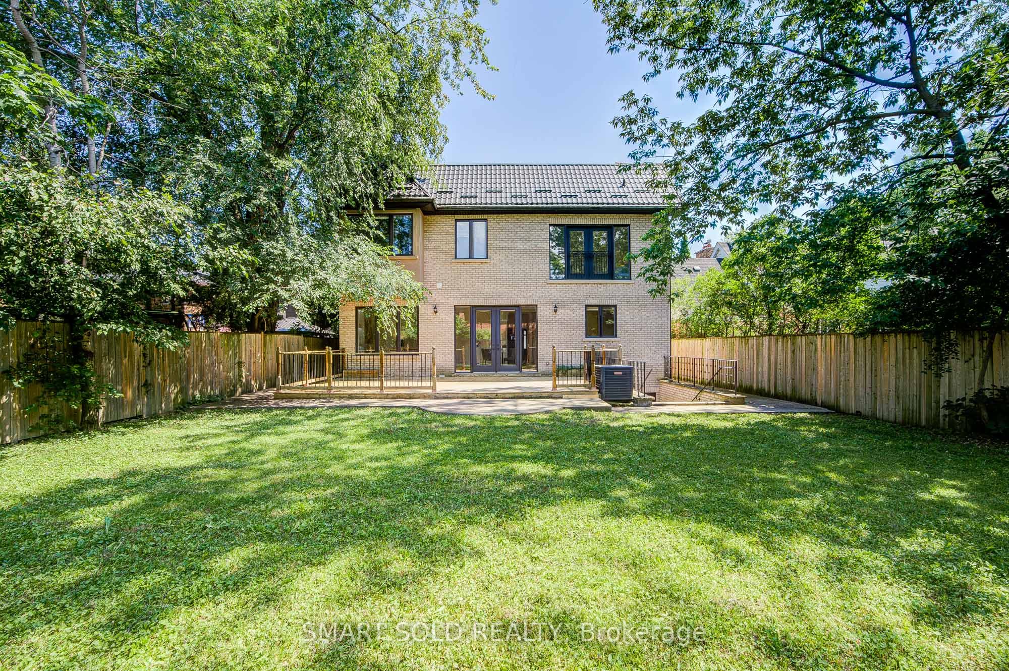 201 Burnhamthorpe Road Property Photo 48
