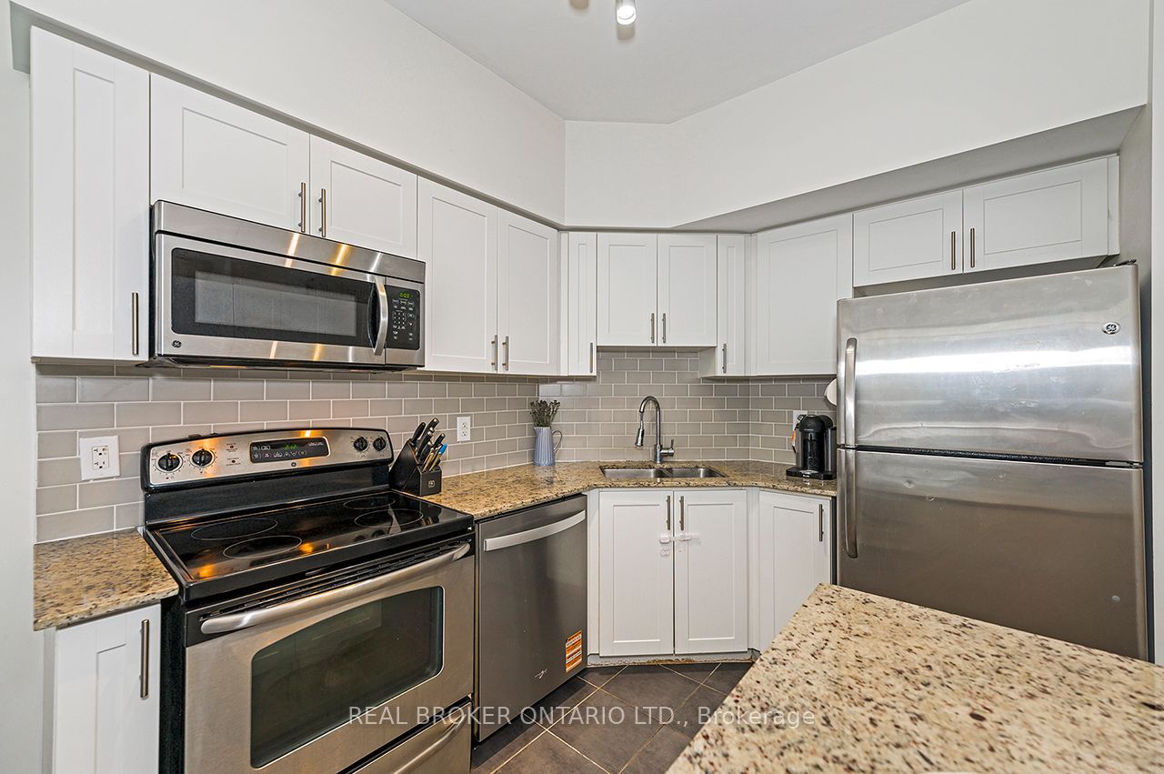 1940 Ironstone Drive 403 Property Photo 3