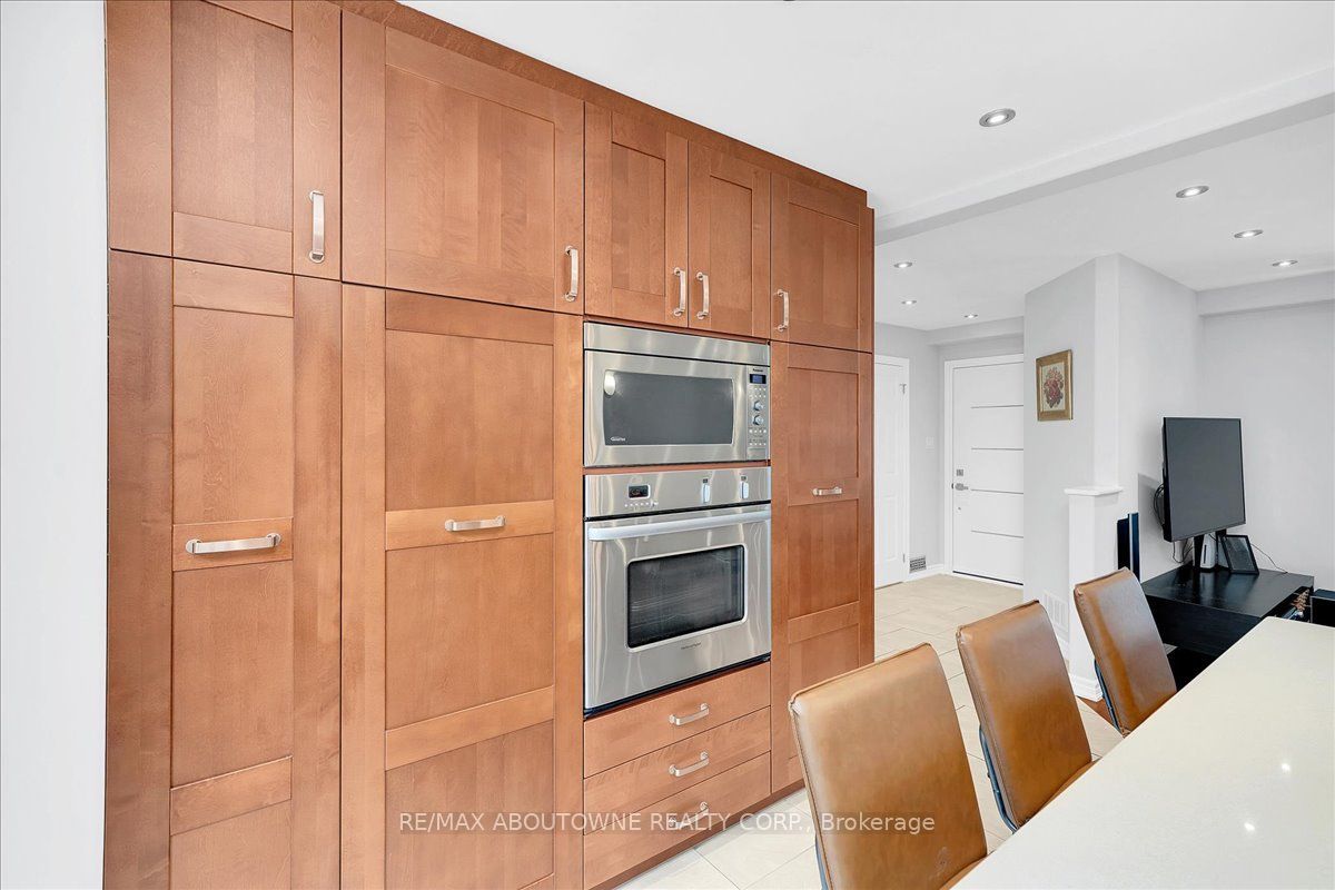 3985 Taffey Crescent Property Photo 13