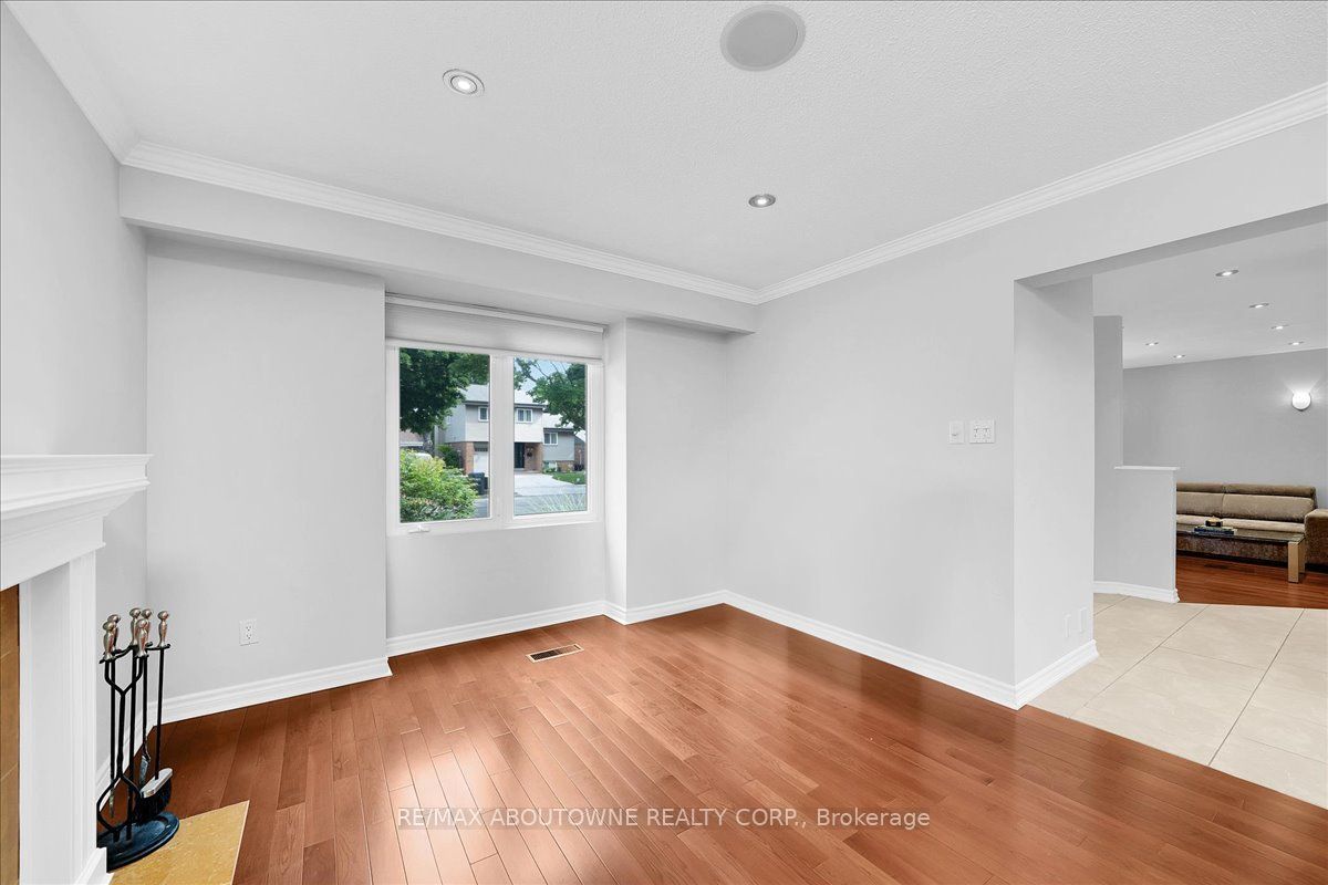 3985 Taffey Crescent Property Photo 17