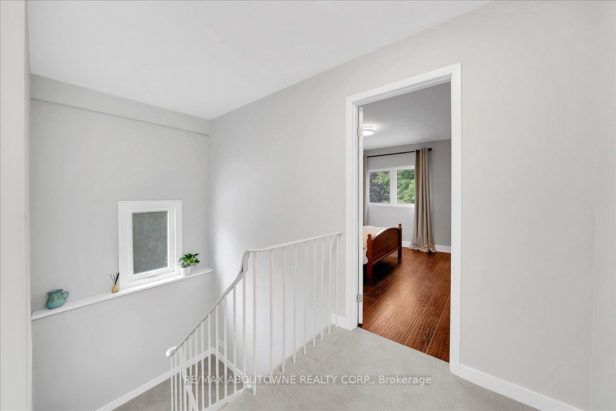 3985 Taffey Crescent Property Photo 22