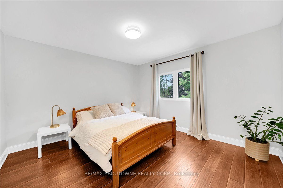 3985 Taffey Crescent Property Photo 23