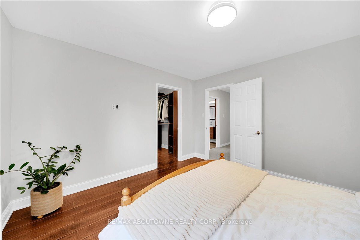 3985 Taffey Crescent Property Photo 24