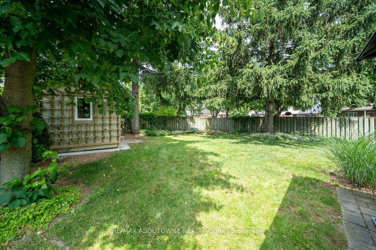 3985 Taffey Crescent Property Photo 43