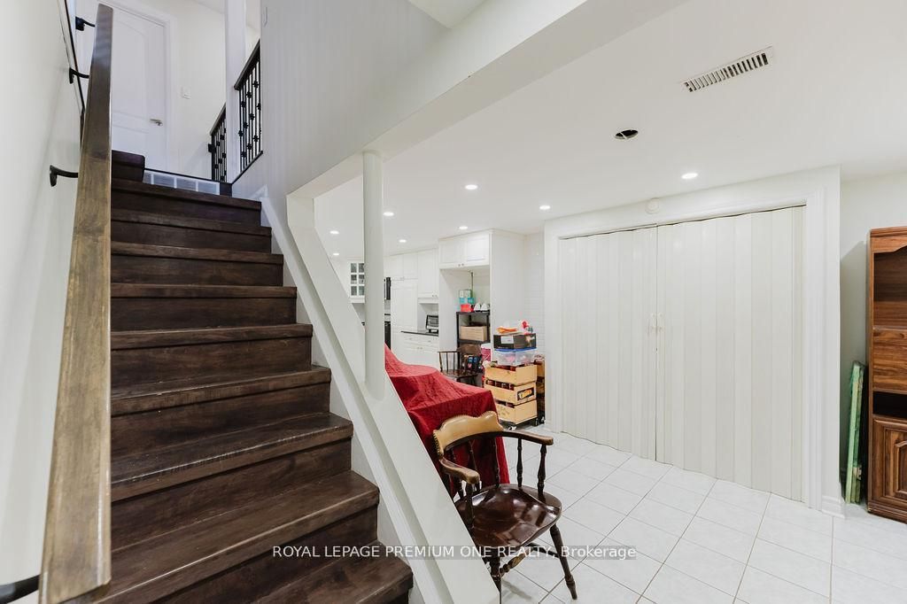 25 Sir Lancelot Court Property Photo 37