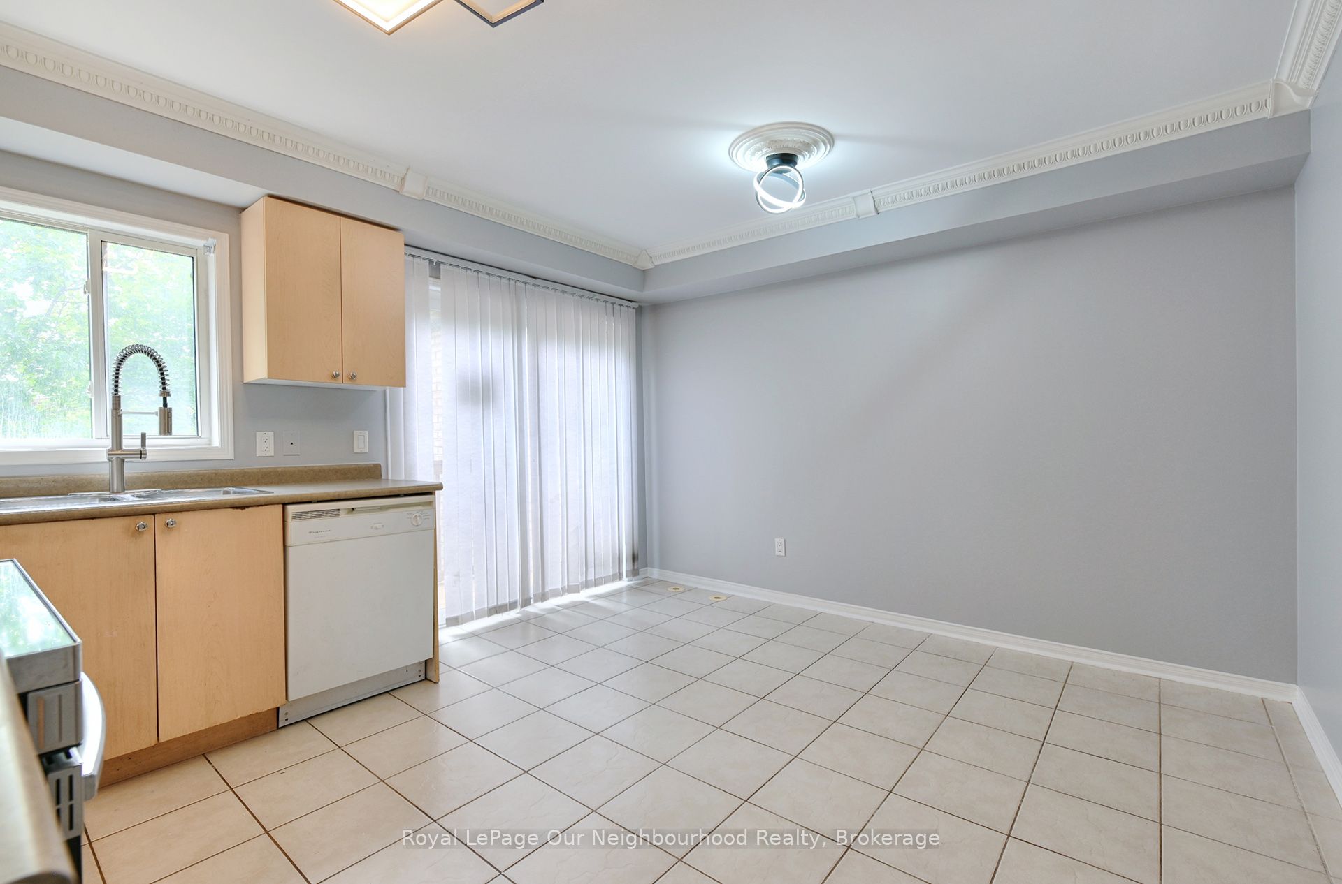 50 Strathaven Drive 96 Property Photo 4