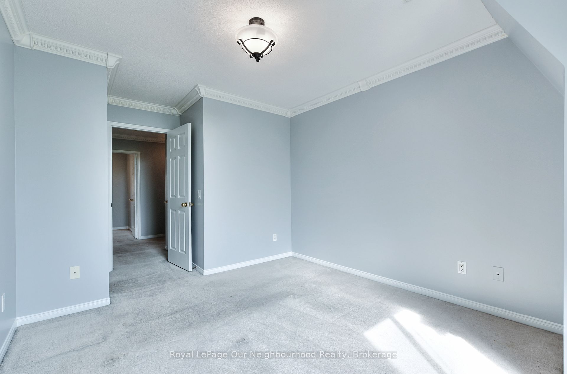 50 Strathaven Drive 96 Property Photo 8
