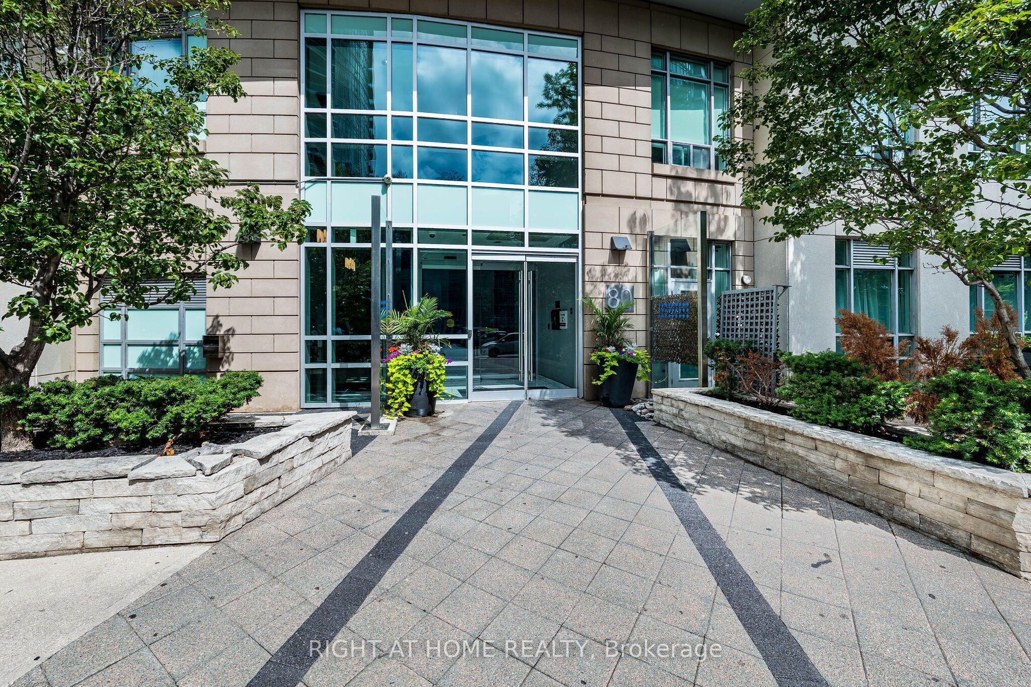80 Absolute Avenue 2302 Property Photo 6