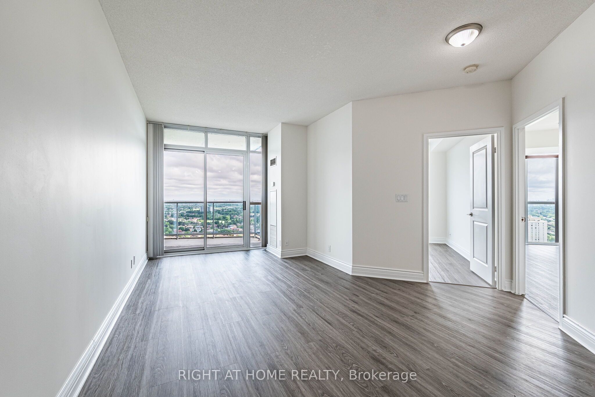80 Absolute Avenue 2302 Property Photo 17