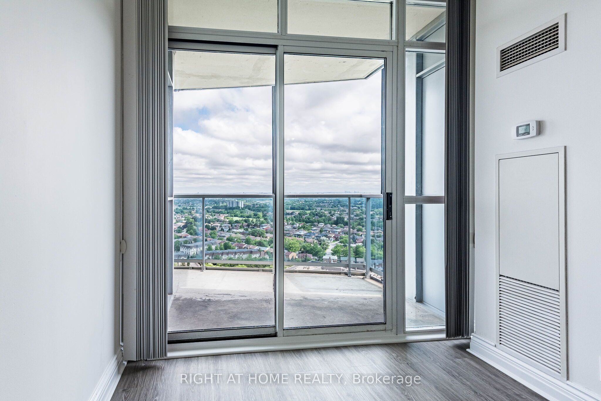 80 Absolute Avenue 2302 Property Photo 18