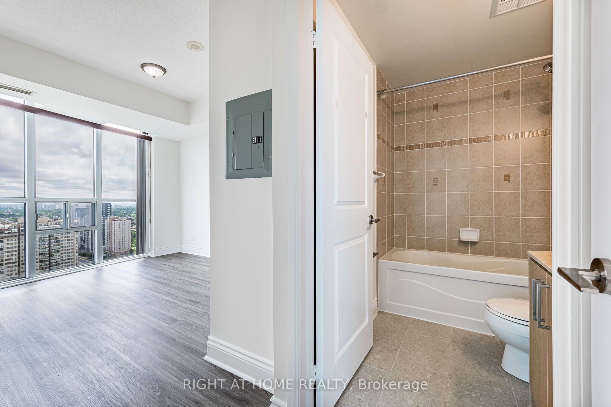80 Absolute Avenue 2302 Property Photo 27