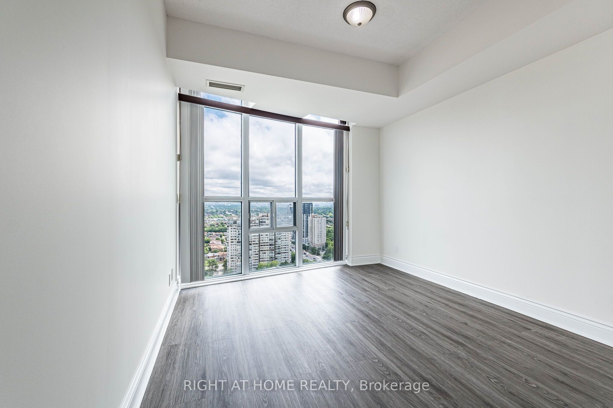 80 Absolute Avenue 2302 Property Photo 28