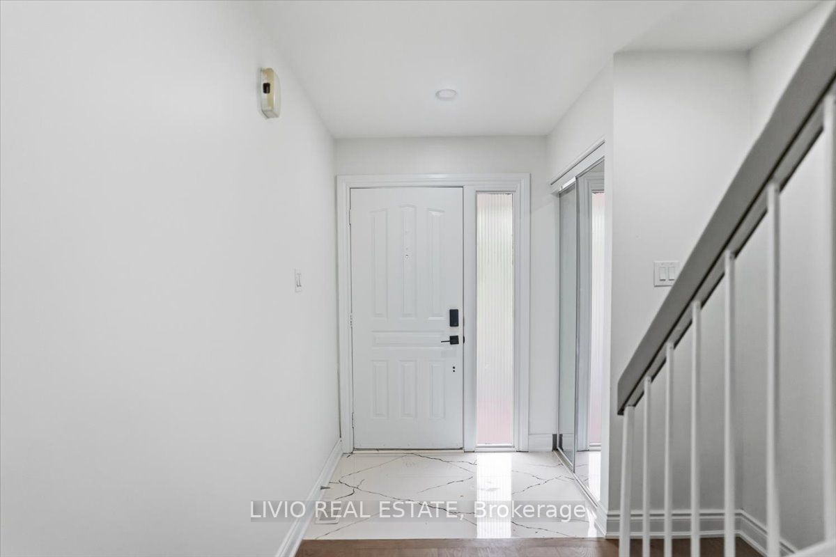 4002 Brandon Gate Drive Property Photo 2