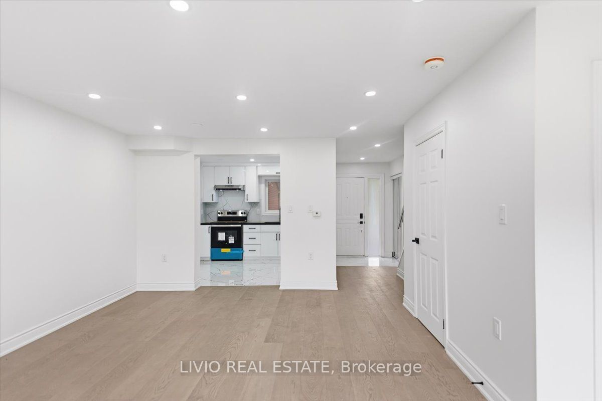 4002 Brandon Gate Drive Property Photo 10