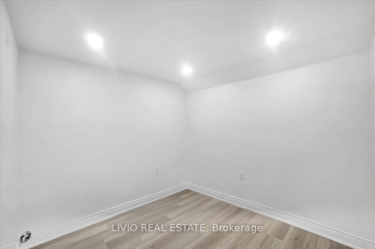 4002 Brandon Gate Drive Property Photo 18