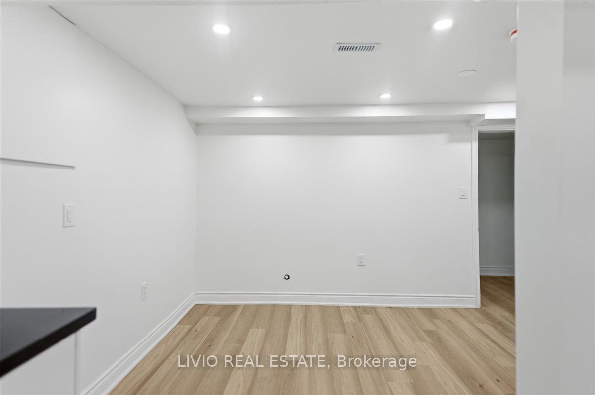 4002 Brandon Gate Drive Property Photo 24