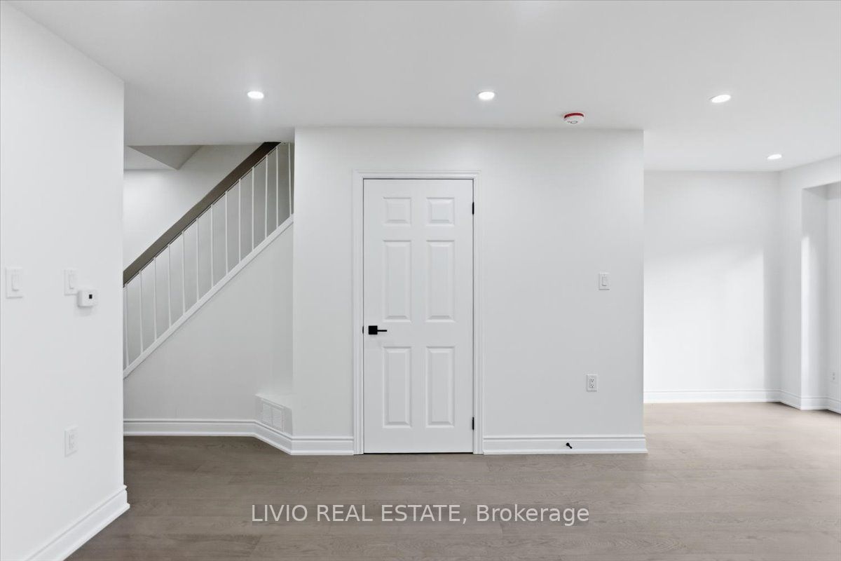 4002 Brandon Gate Drive Property Photo 25
