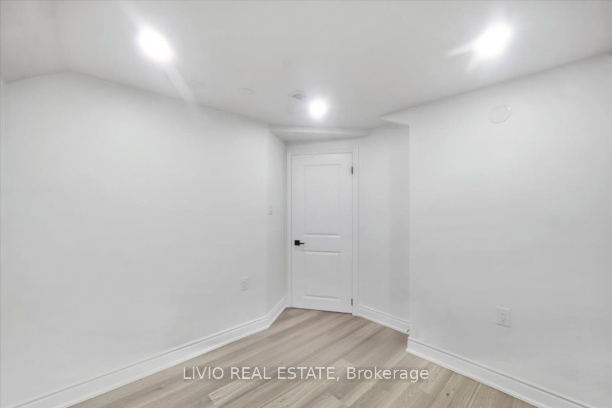 4002 Brandon Gate Drive Property Photo 29