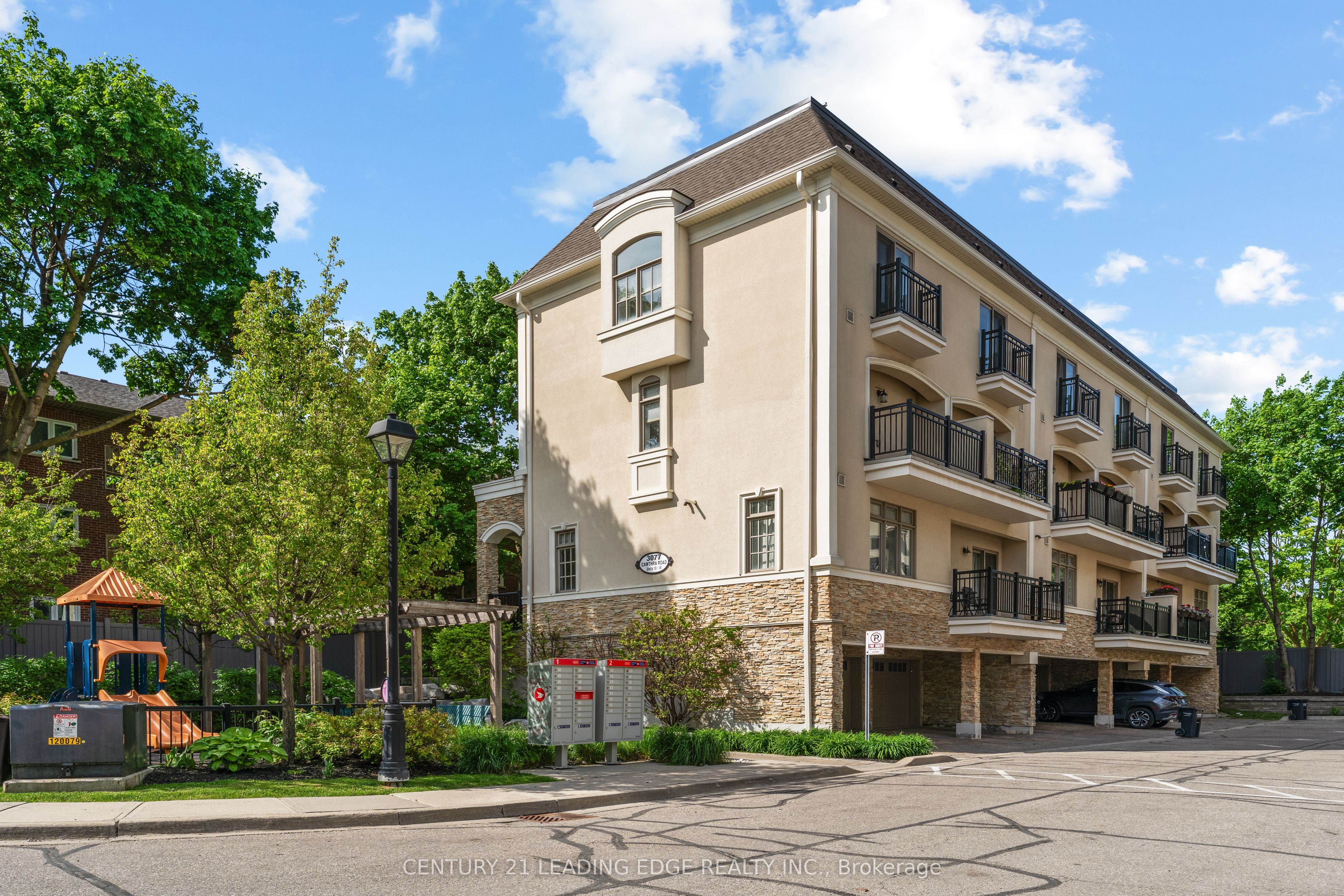 3077 Cawthra Road 18
