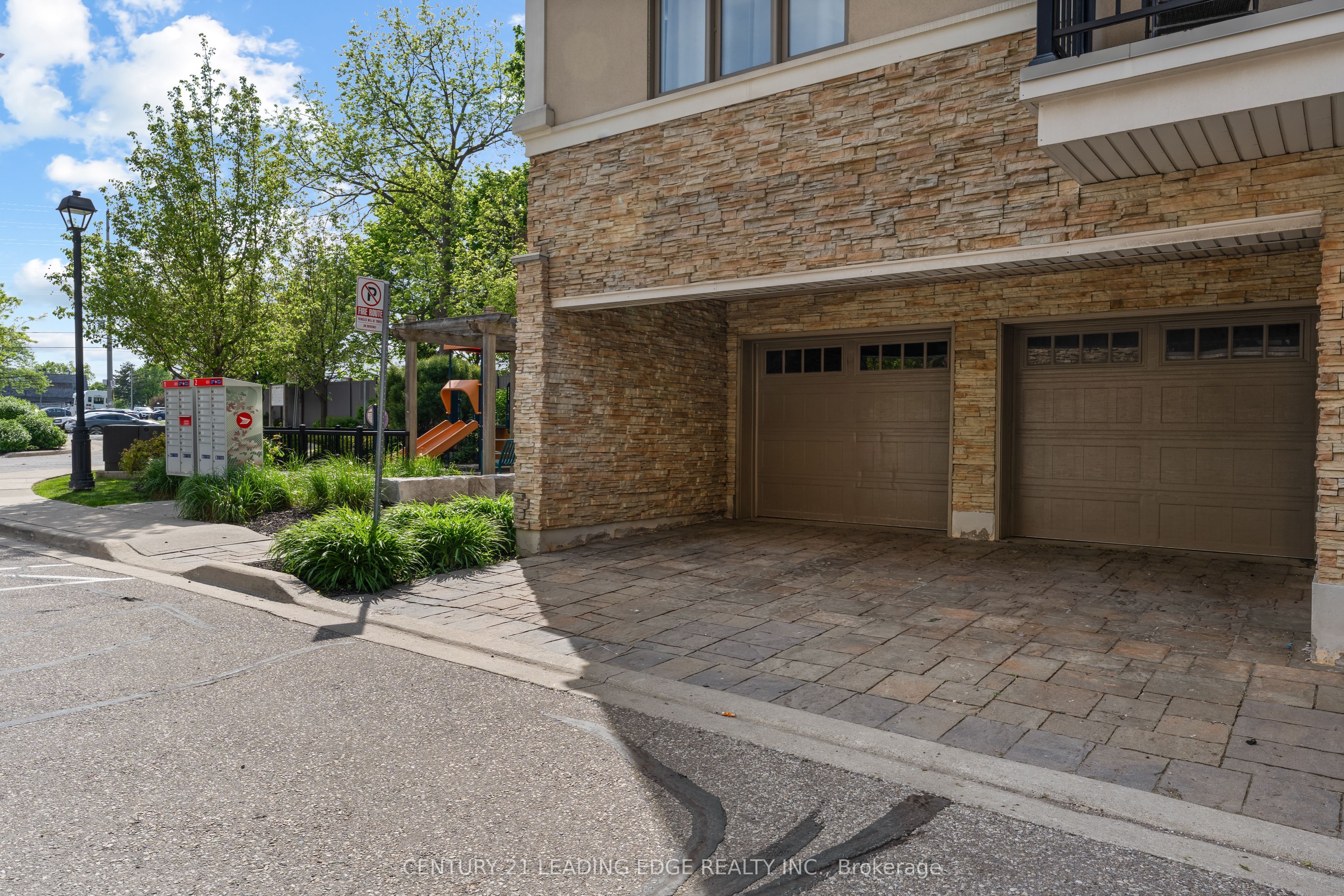 3077 Cawthra Road 18 Property Photo 4