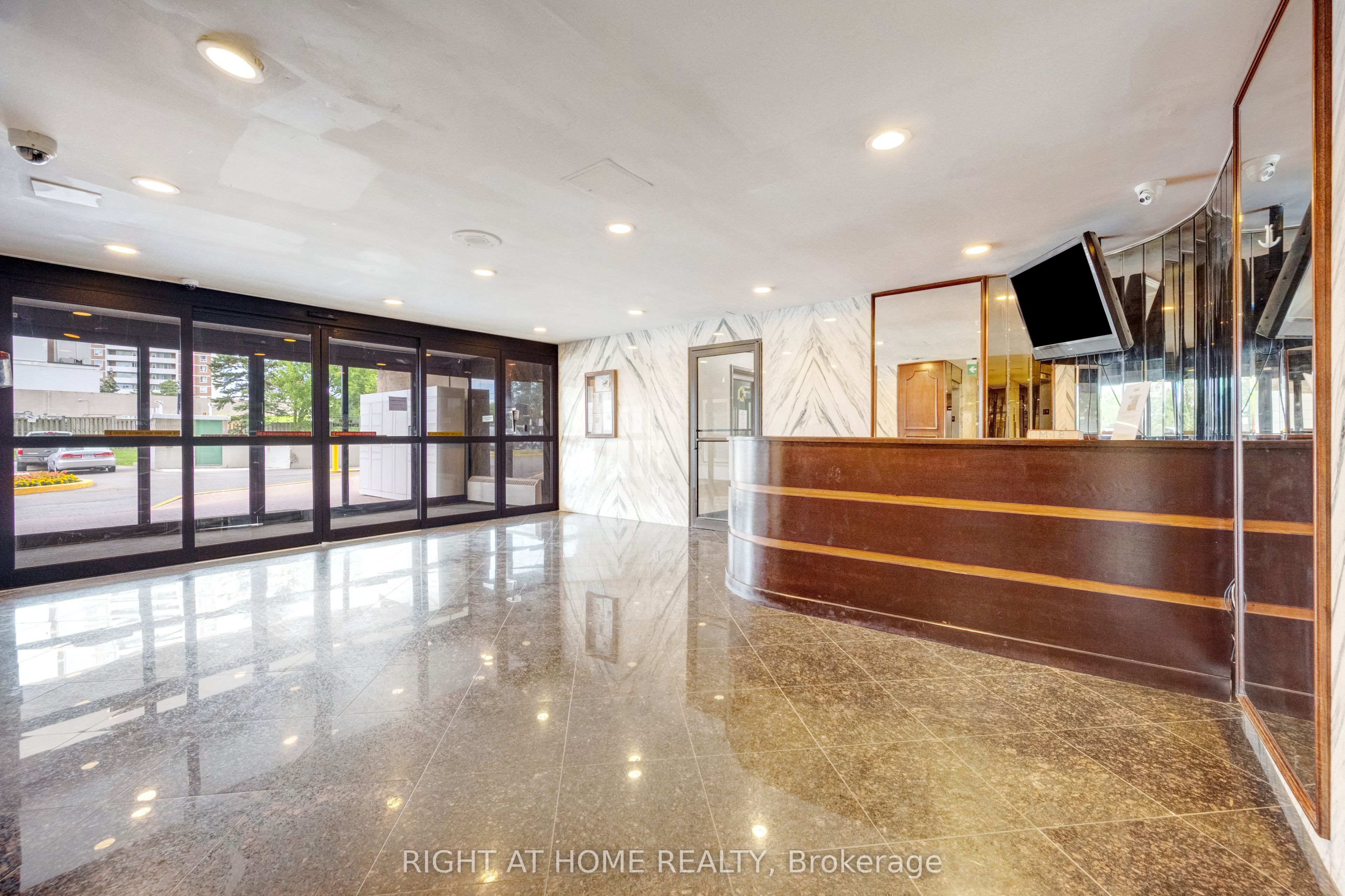 3390 Weston Road 708 Property Photo 4