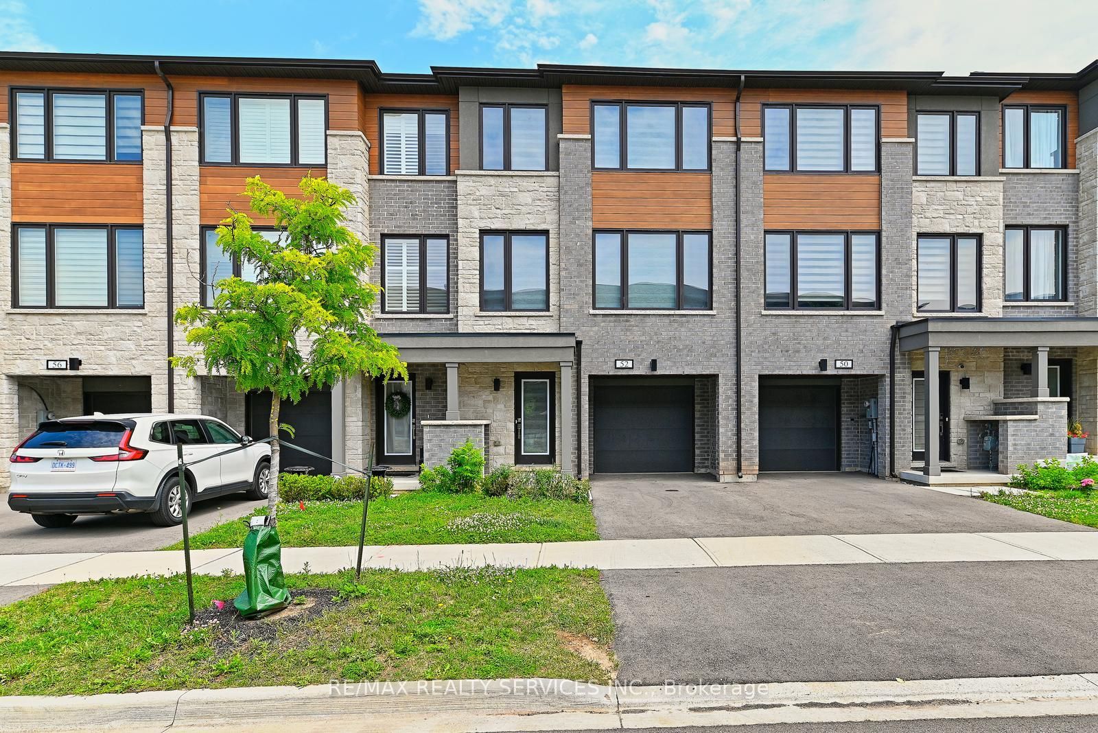 52 Humberstone Drive Property Photo 1