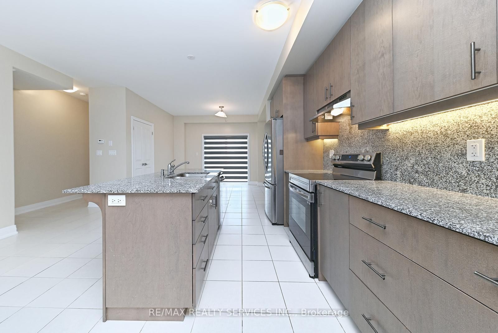 52 Humberstone Drive Property Photo 1