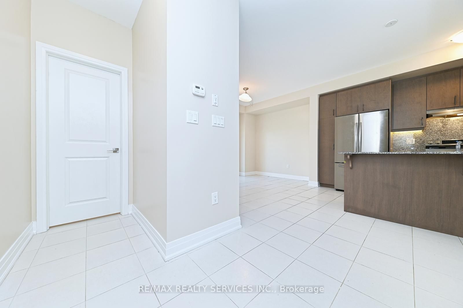 52 Humberstone Drive Property Photo 4
