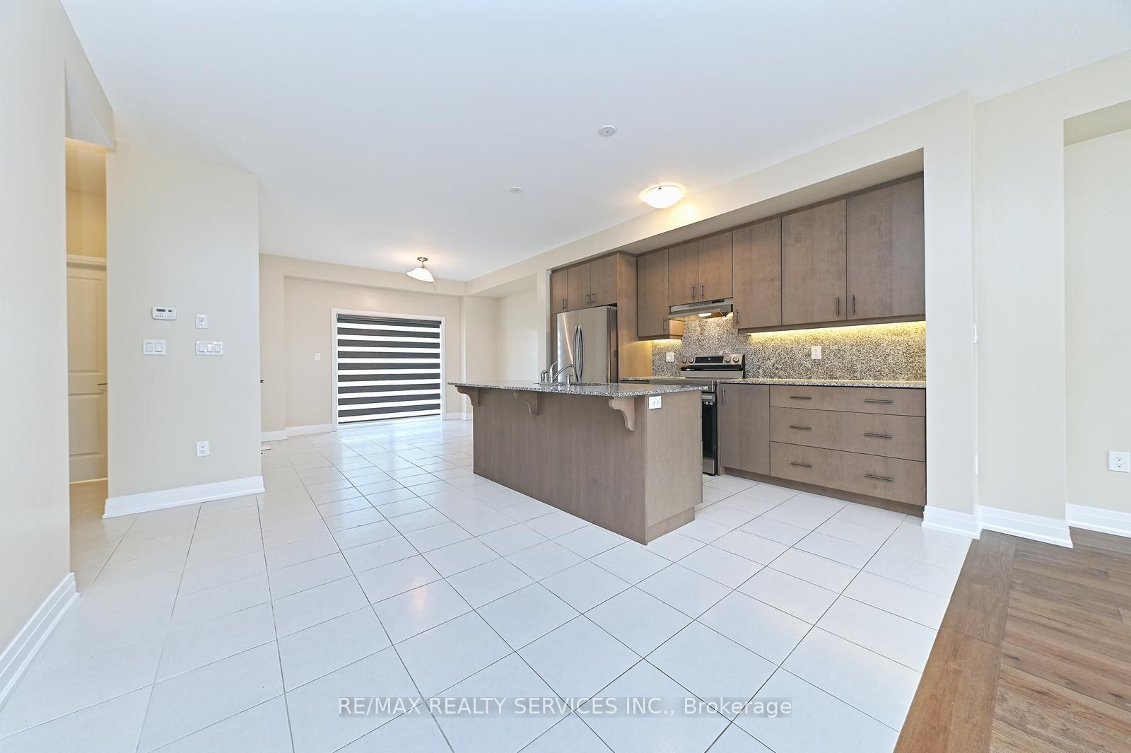 52 Humberstone Drive Property Photo 5