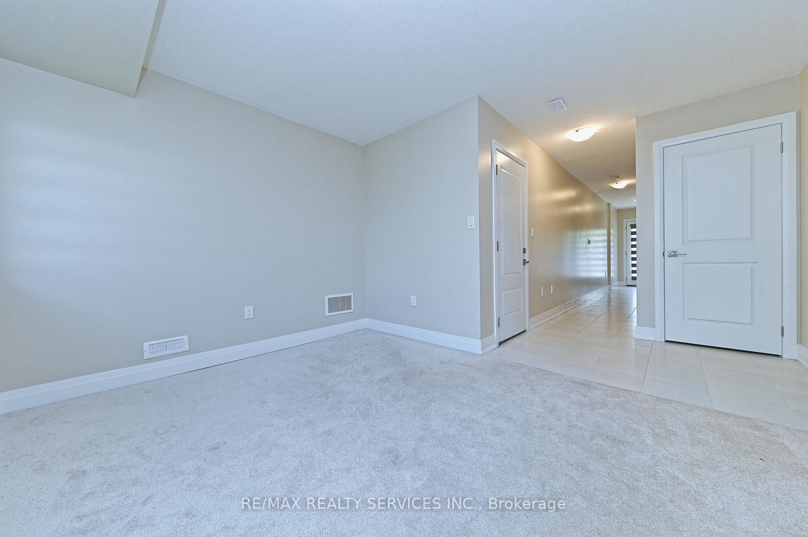 52 Humberstone Drive Property Photo 11
