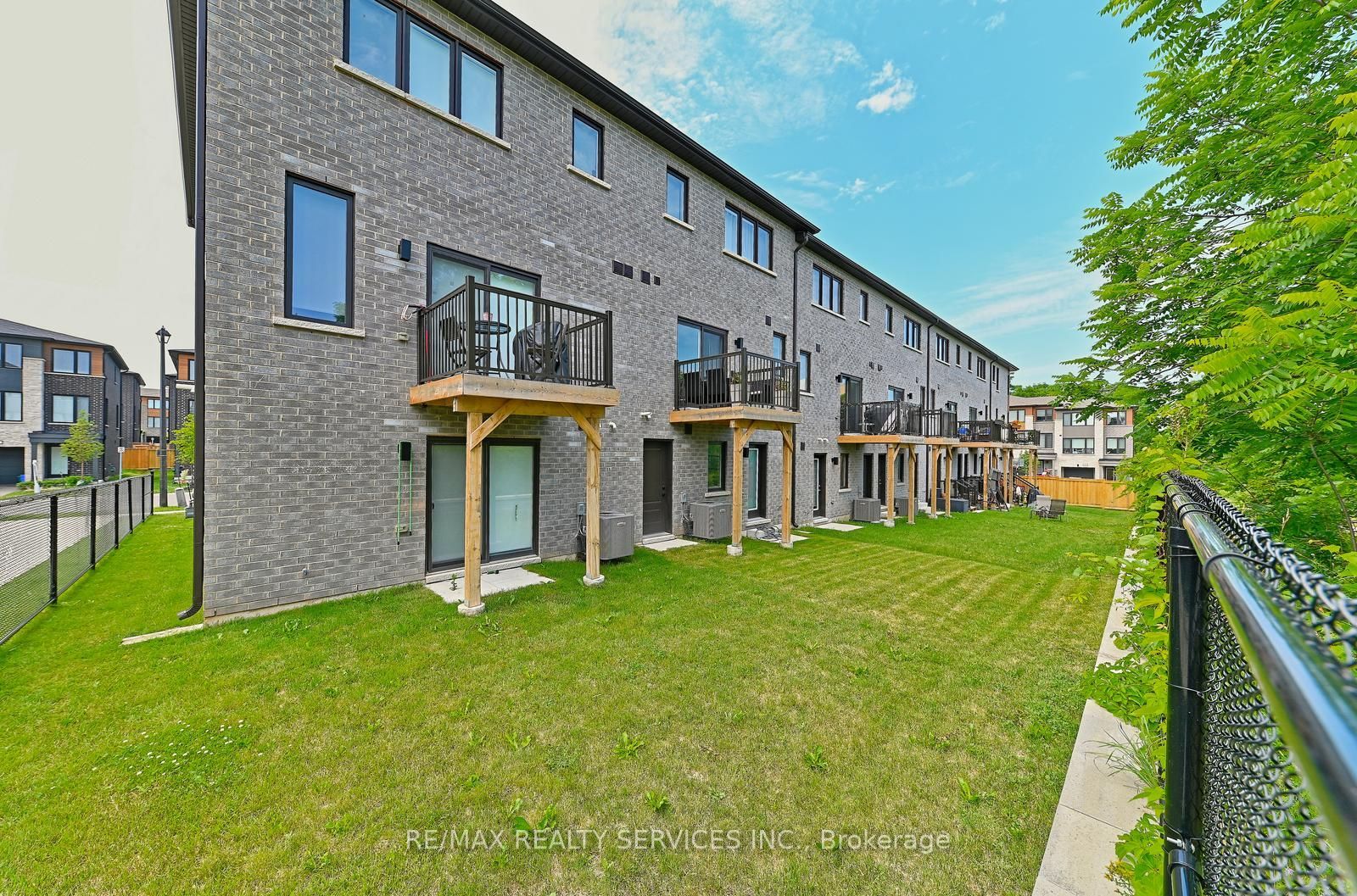 52 Humberstone Drive Property Photo 42