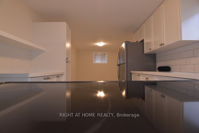 9 Elnathan Crescent Bsmt Property Photo 8