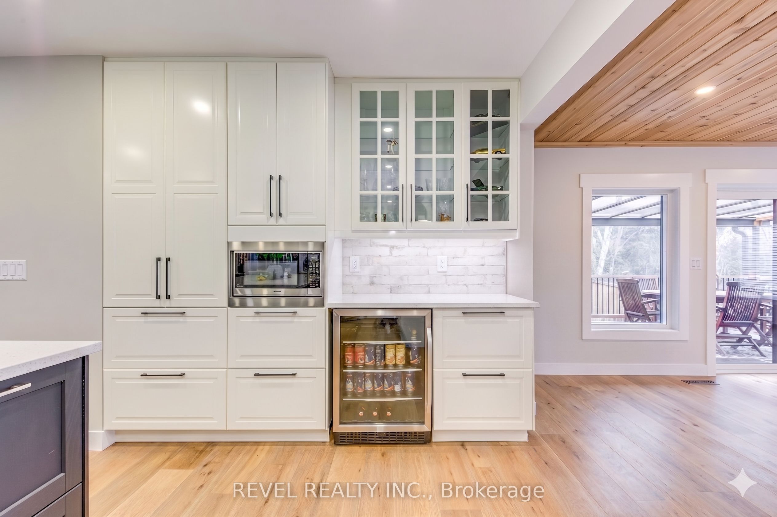 2128 Dunedin Road Property Photo 6