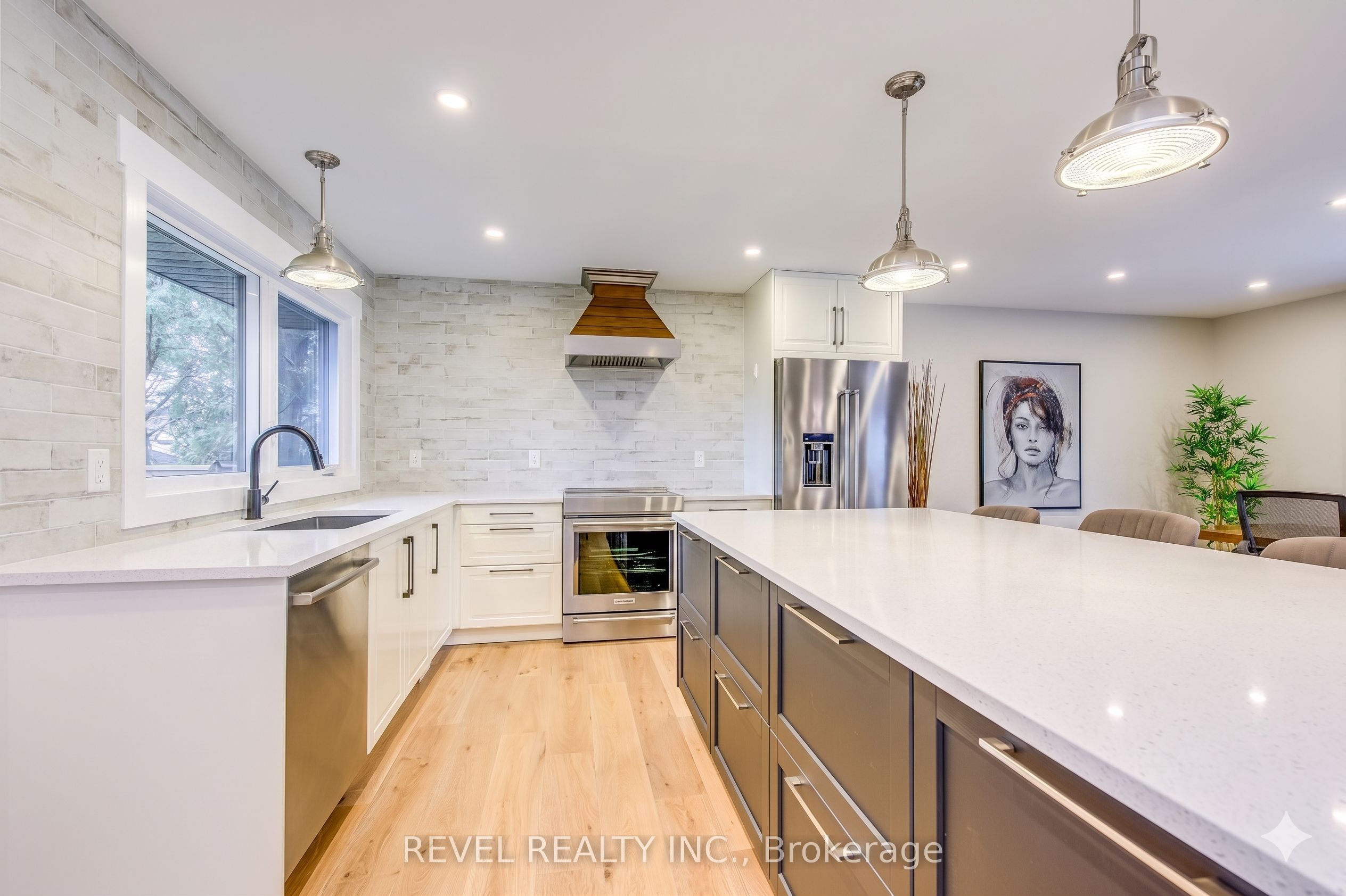 2128 Dunedin Road Property Photo 7