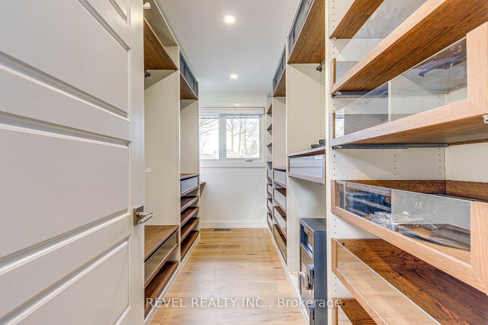 2128 Dunedin Road Property Photo 15