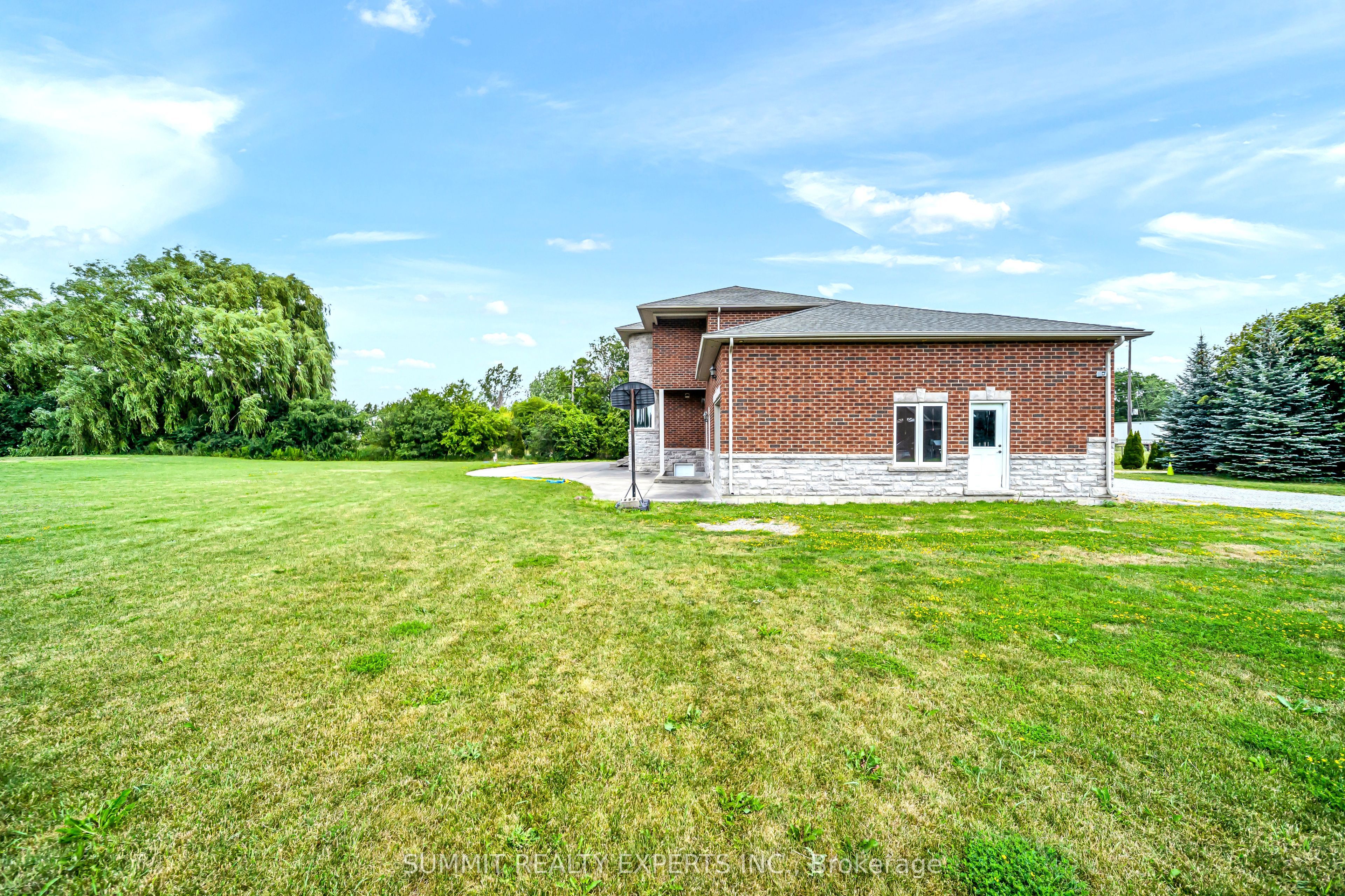 7728 Mayfield Road Property Photo 9