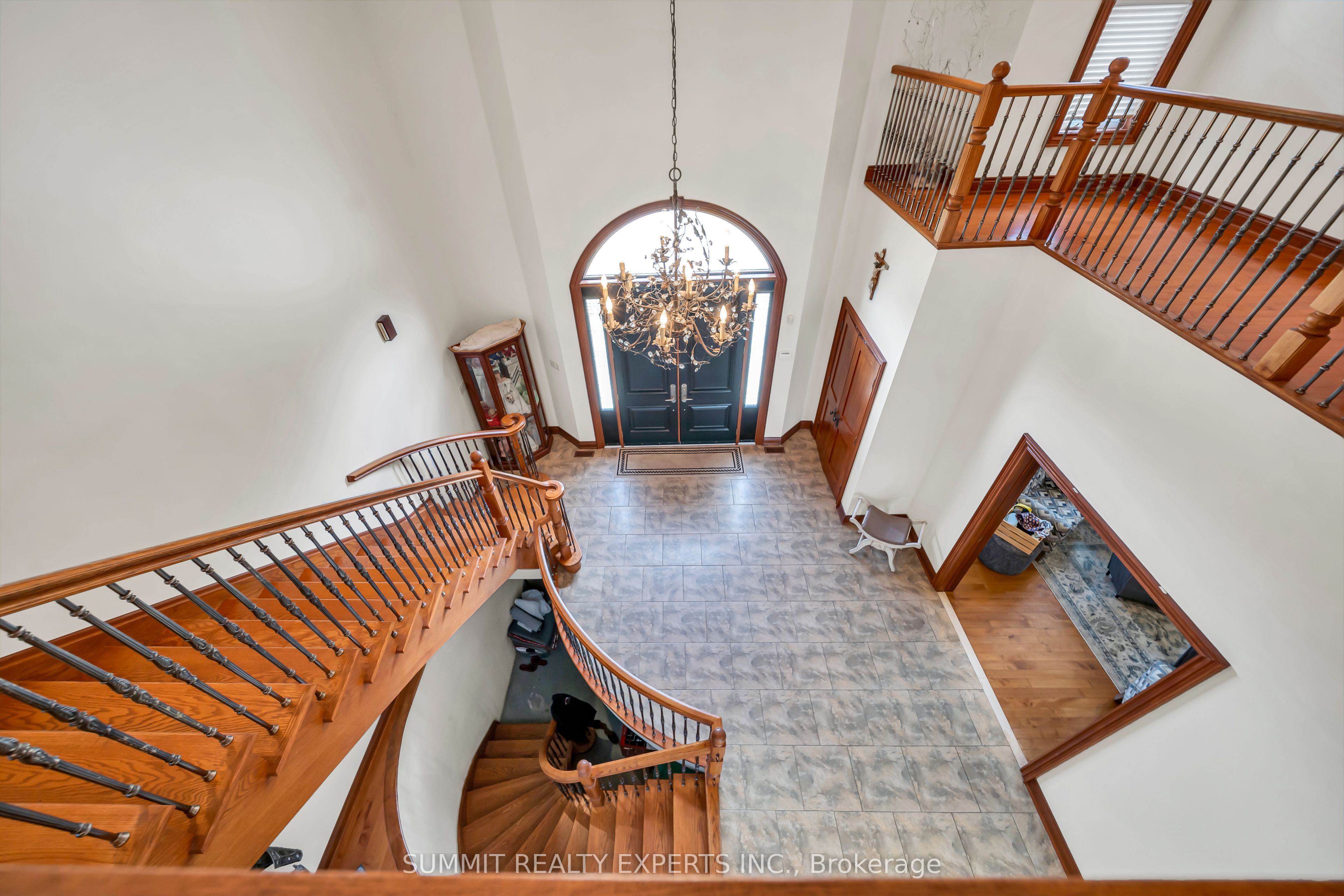 7728 Mayfield Road Property Photo 10