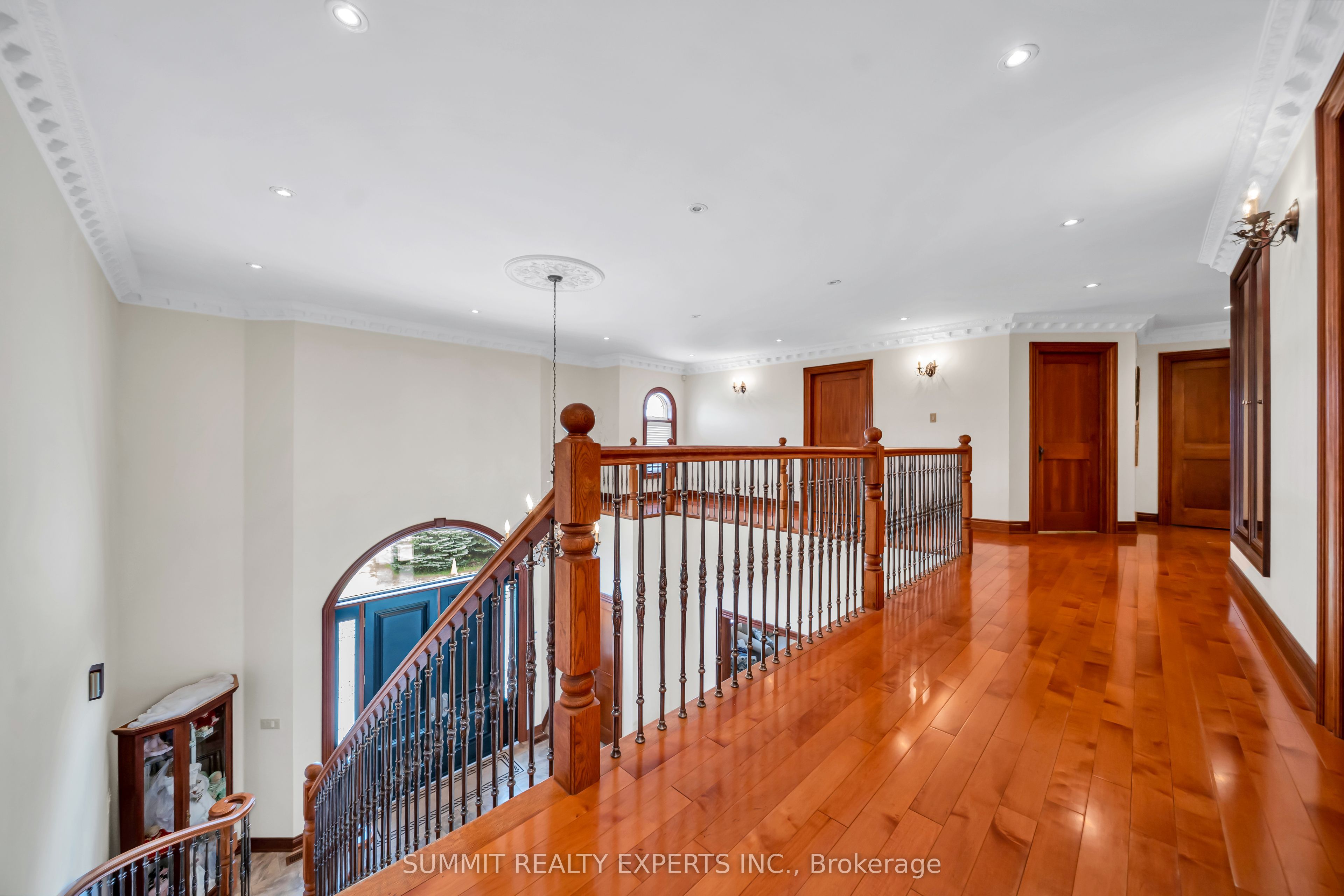 7728 Mayfield Road Property Photo 11