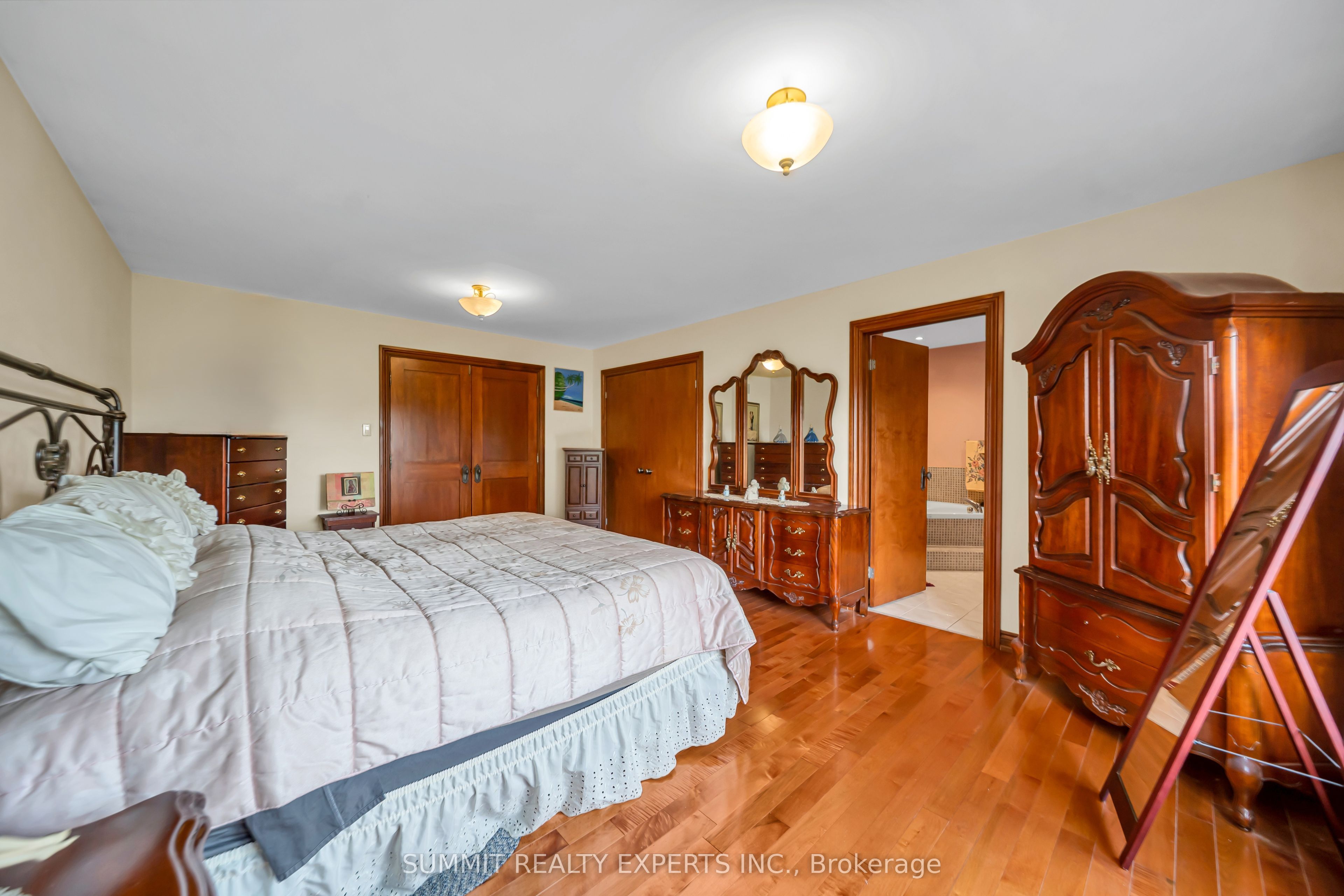 7728 Mayfield Road Property Photo 14