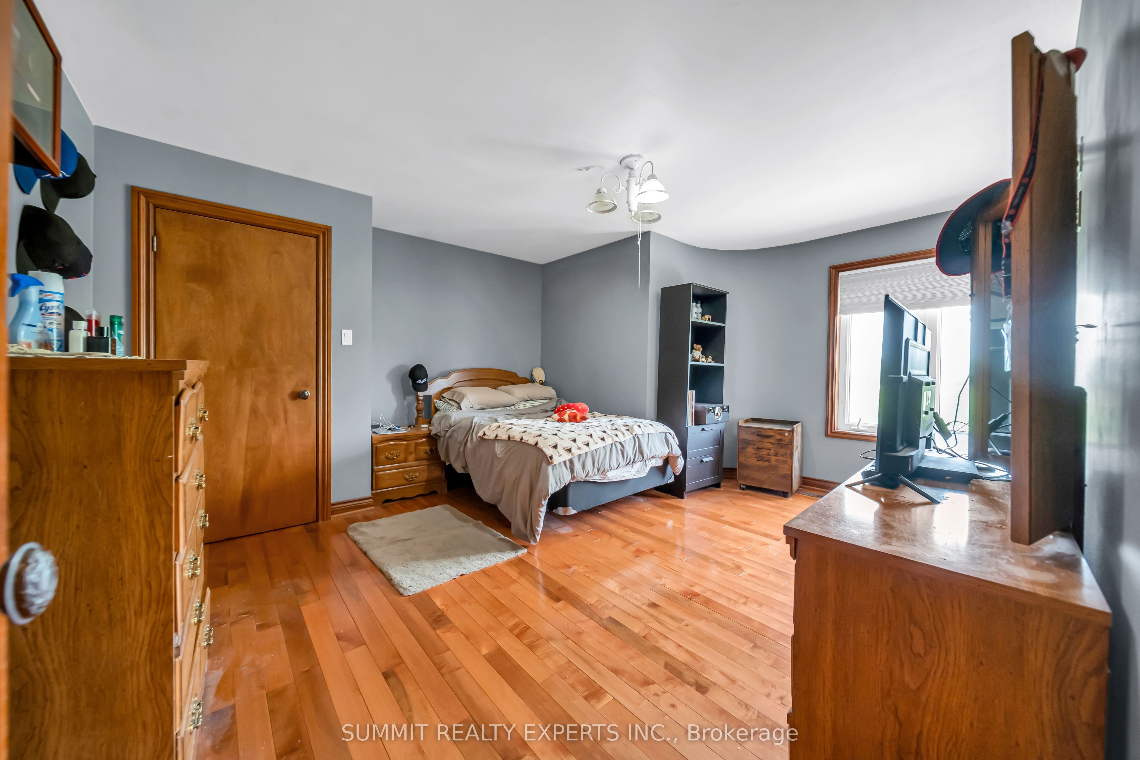 7728 Mayfield Road Property Photo 21