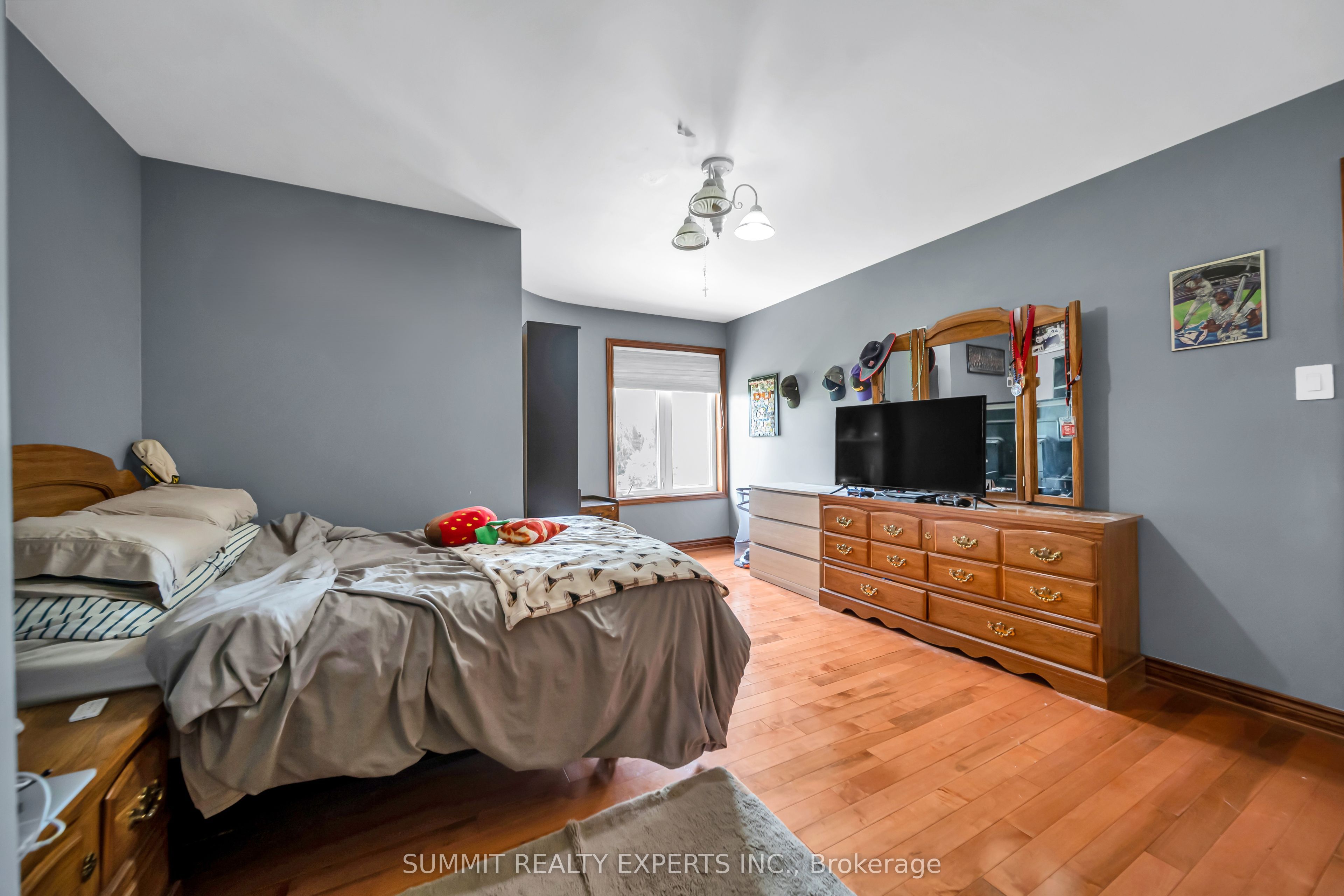 7728 Mayfield Road Property Photo 22