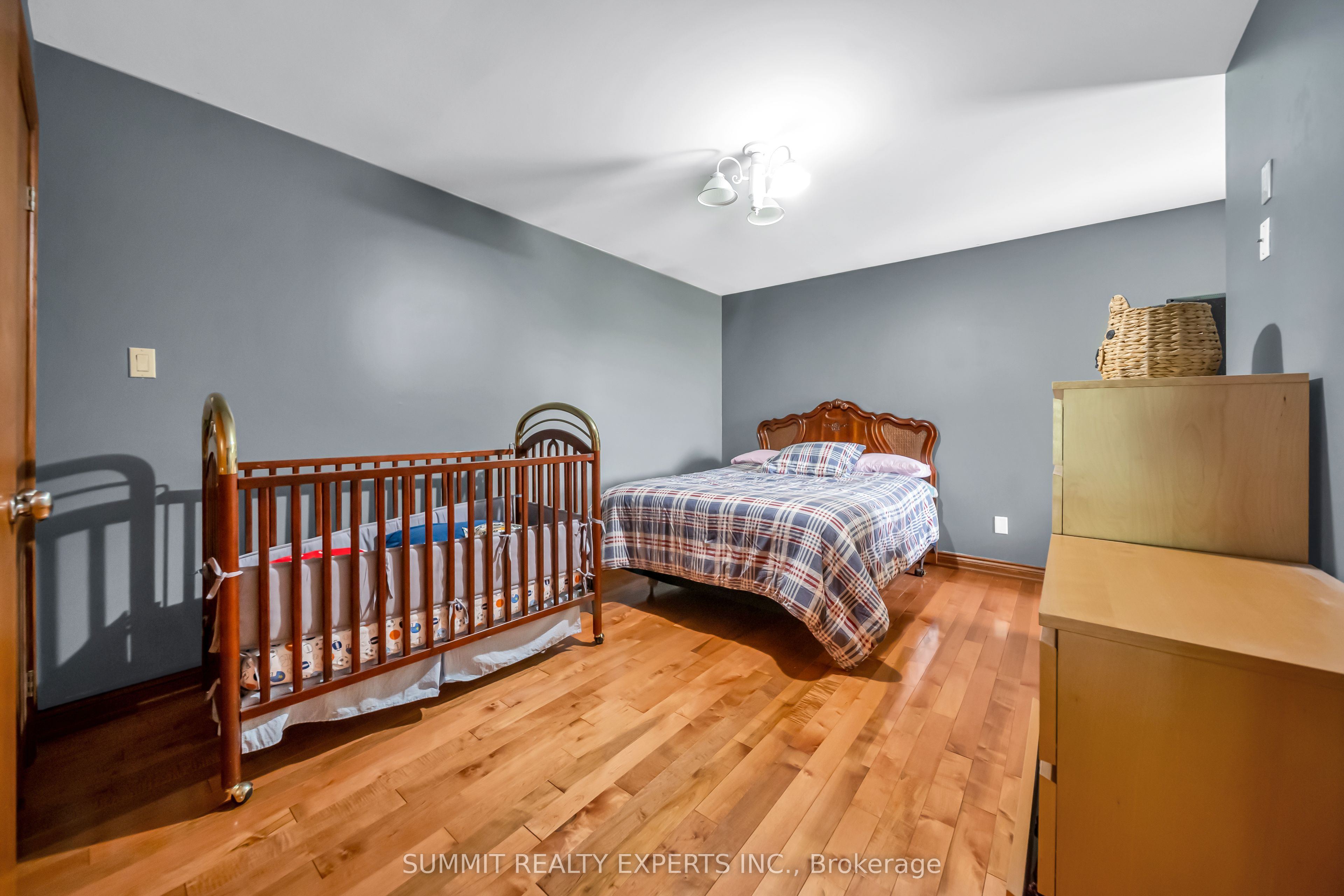 7728 Mayfield Road Property Photo 23