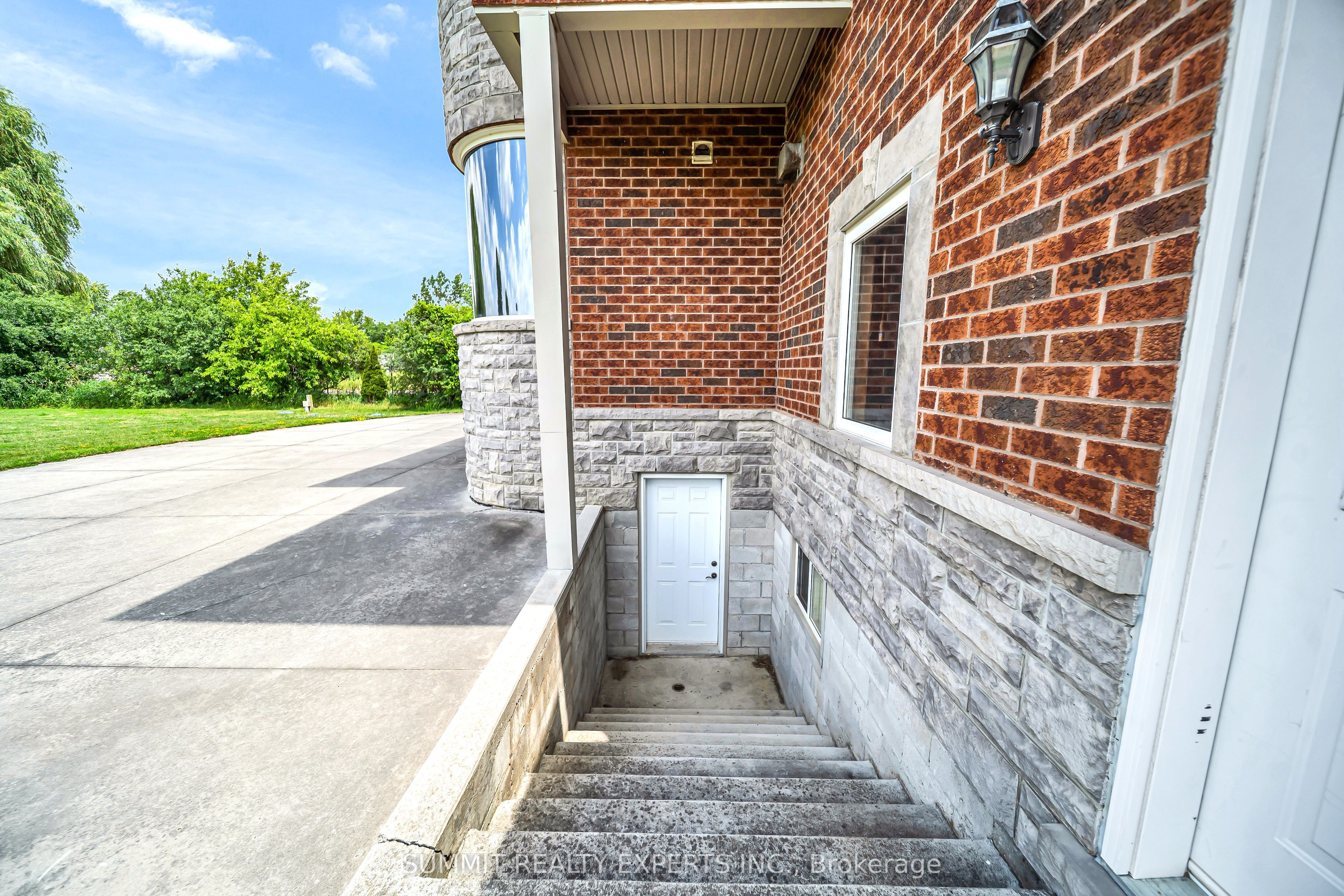 7728 Mayfield Road Property Photo 30