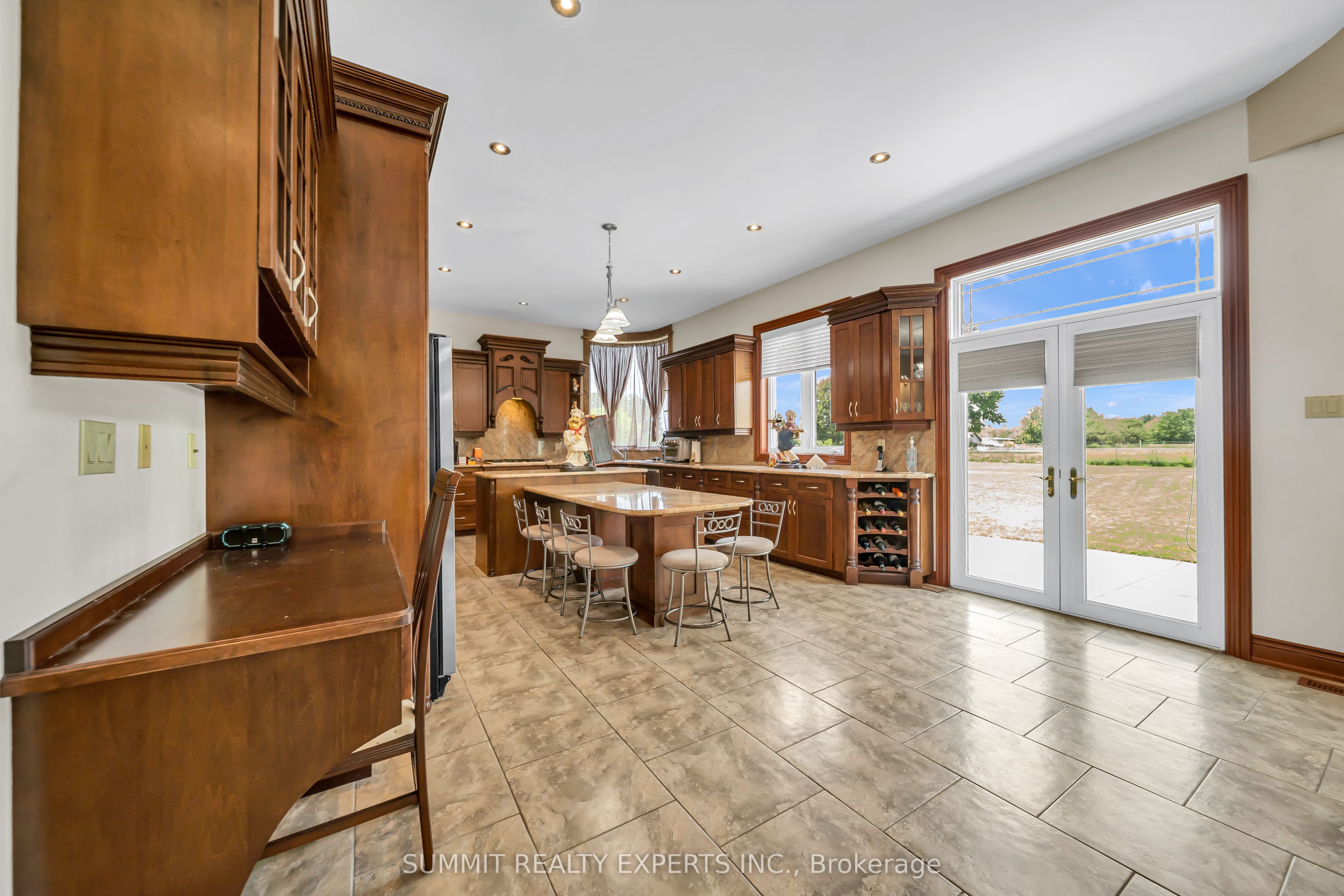 7728 Mayfield Road Property Photo 43