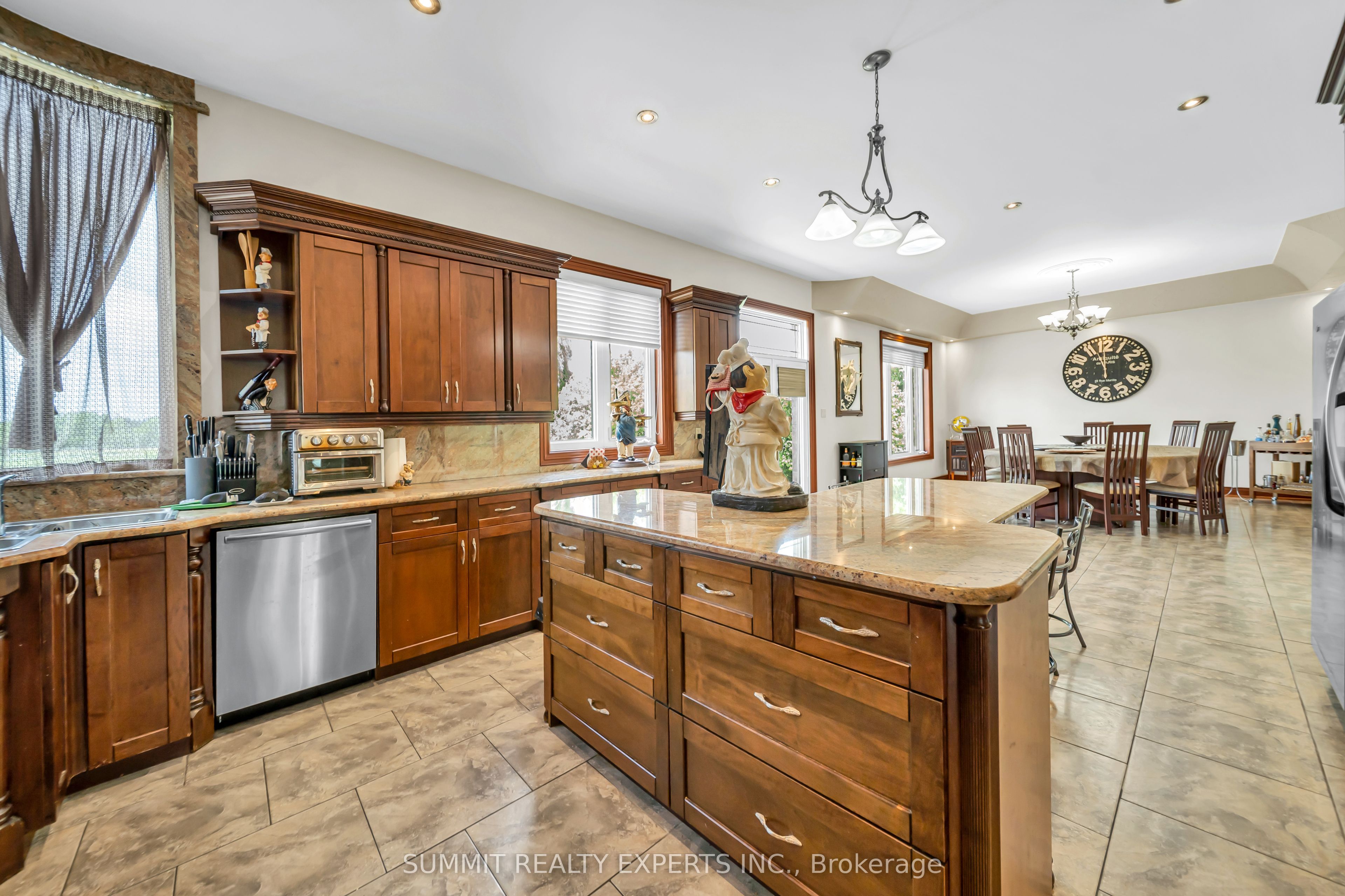 7728 Mayfield Road Property Photo 47