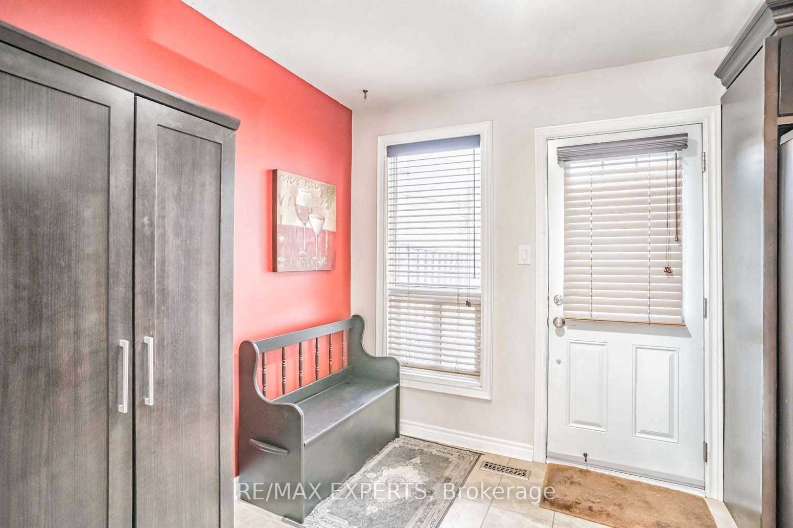 101 Morley Crescent Property Photo 2