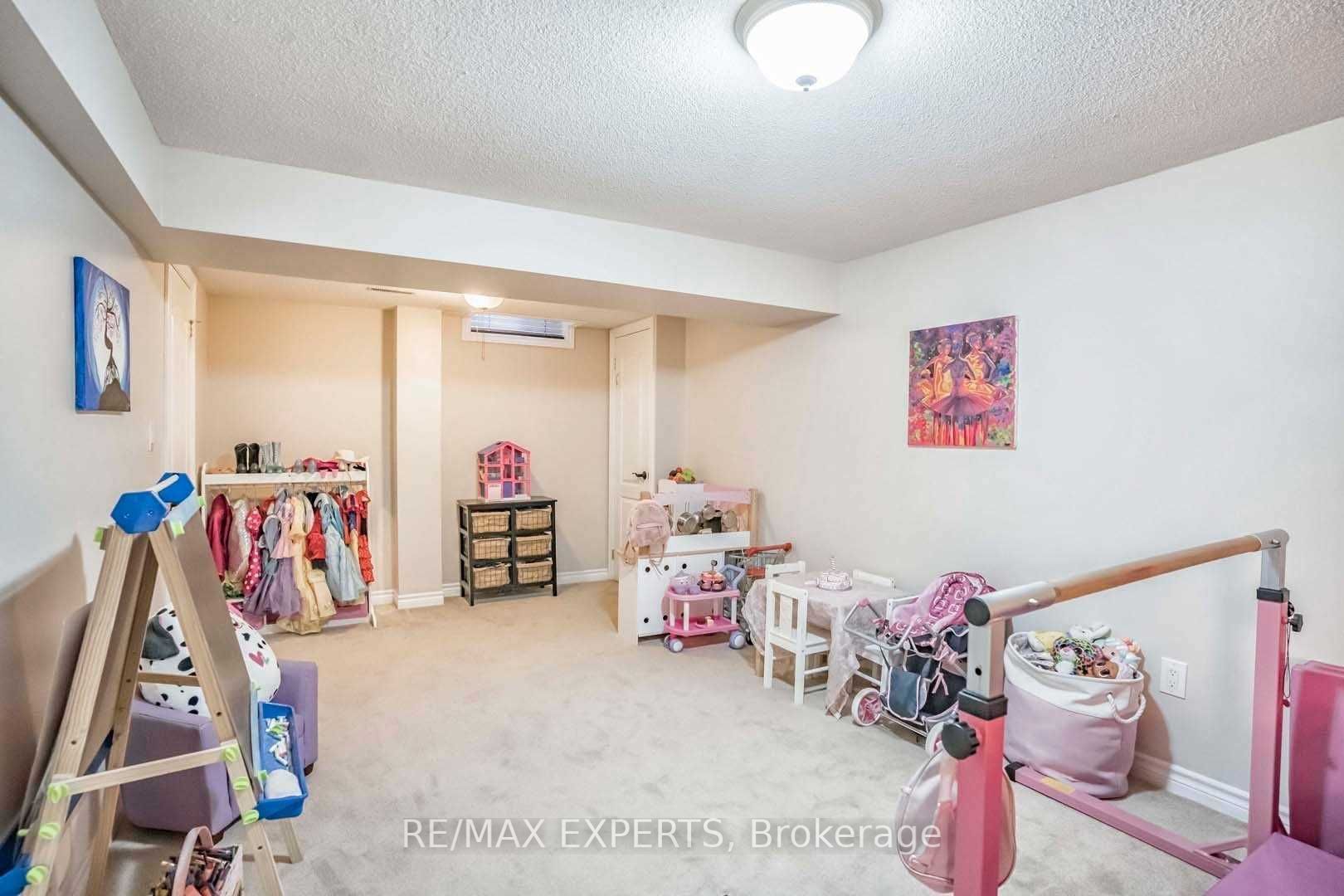 101 Morley Crescent Property Photo 6